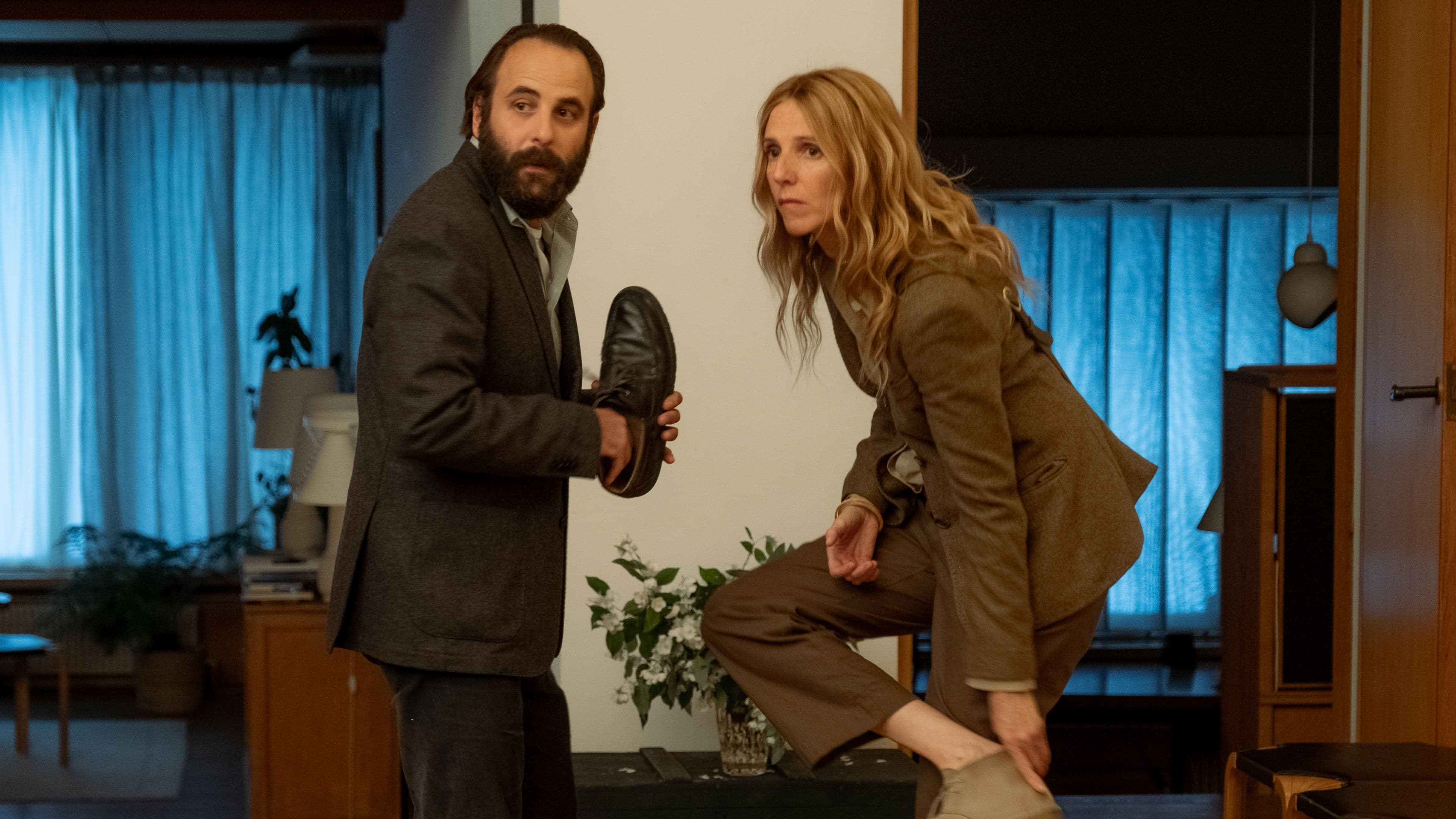 Видео к фильму Diary of a Fleeting Affair | CHRONIQUE D'UNE LIAISON PASSAG&Egrave;RE de Emmanuel Mouret - Bande-annonce - au cin&eacute;ma le 14 septembre