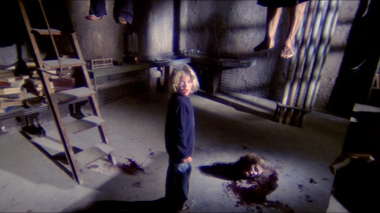 Видео к фильму Дом на краю кладбища | Bat attack!