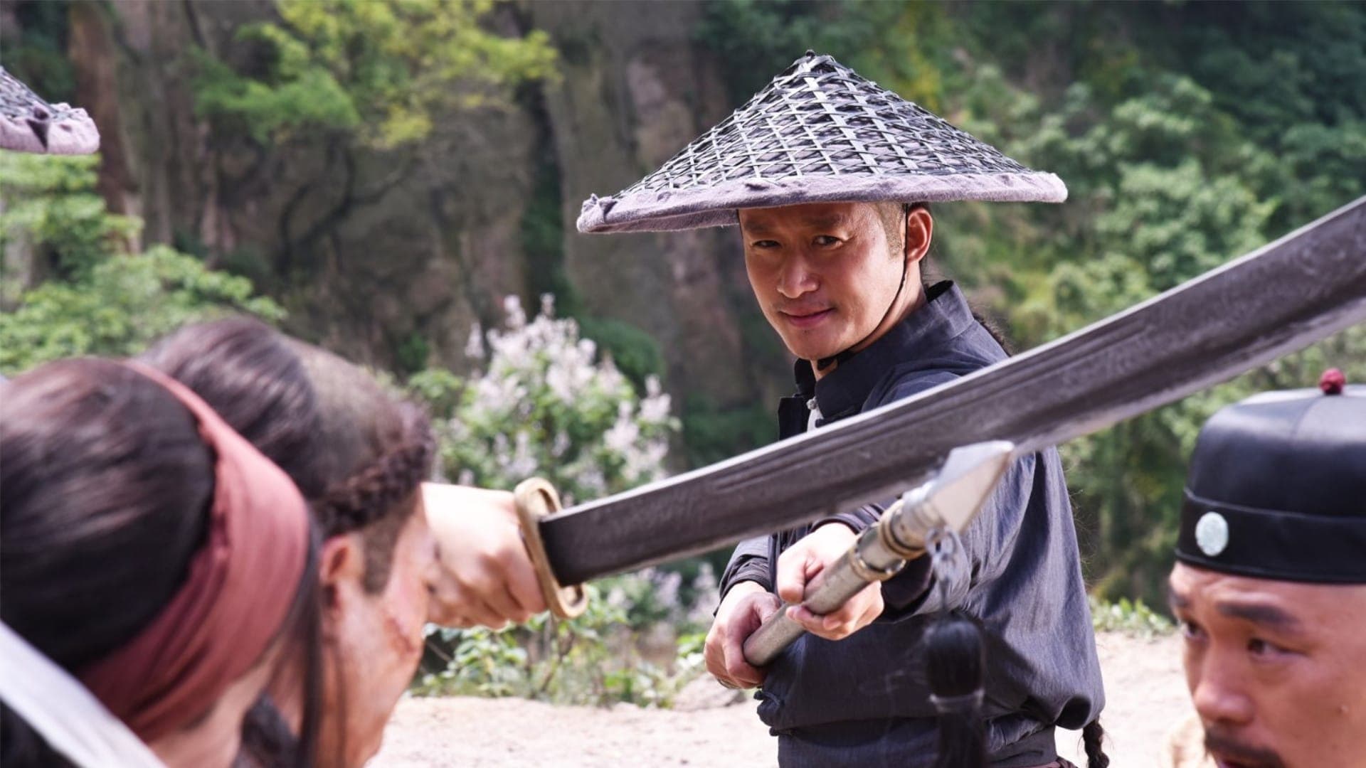 Видео к фильму Зов героев | Call of Heroes Featurette - Jar Fight (2016) - Movie