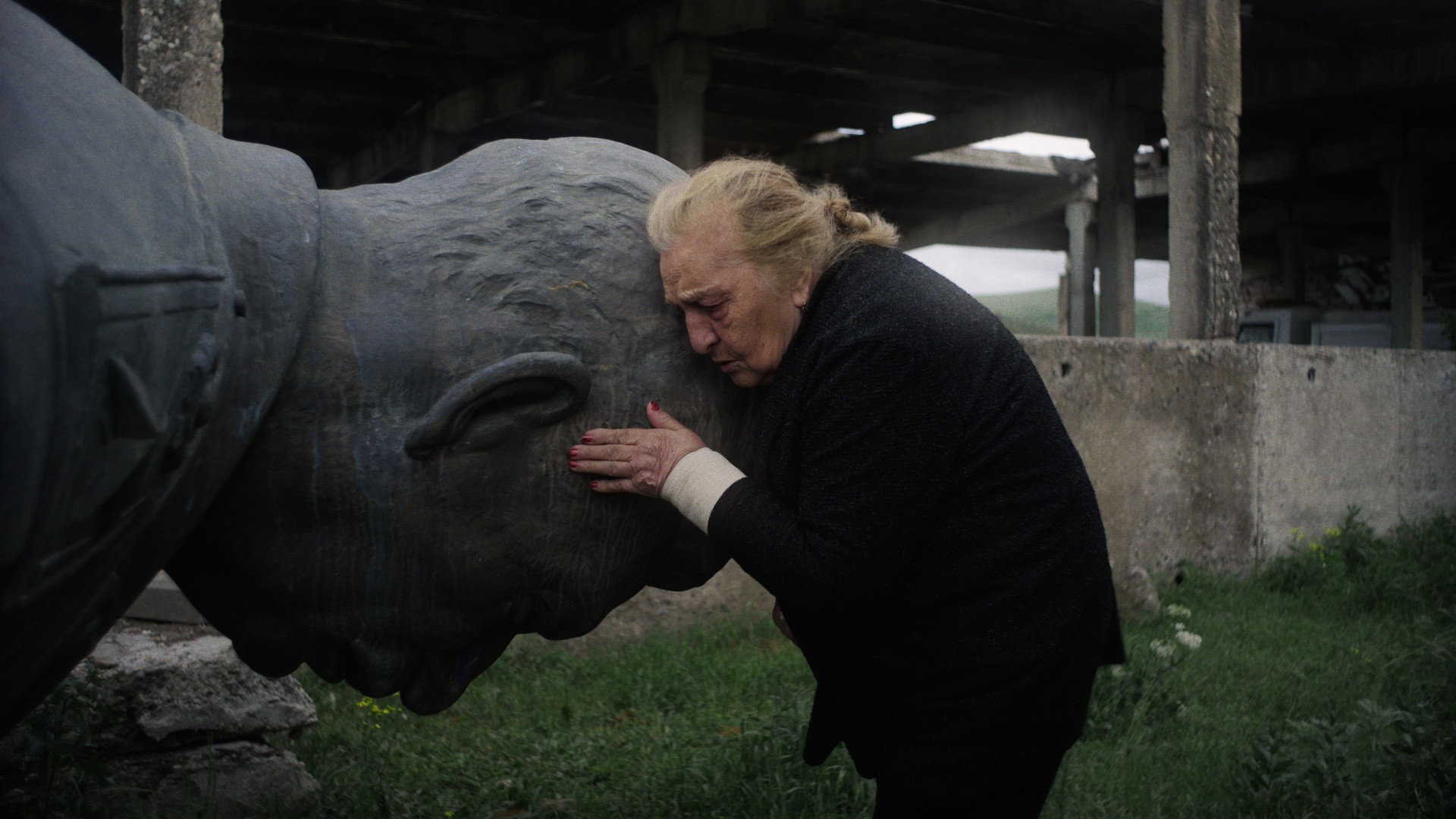 Видео к фильму Goodnight, Mister Stalin | Hot Docs 2024 Trailer: GOODNIGHT, MISTER STALIN