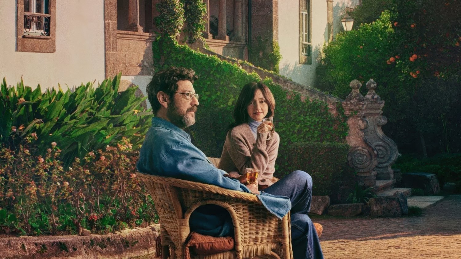 Видео к фильму Португальский дом | Official International Trailer