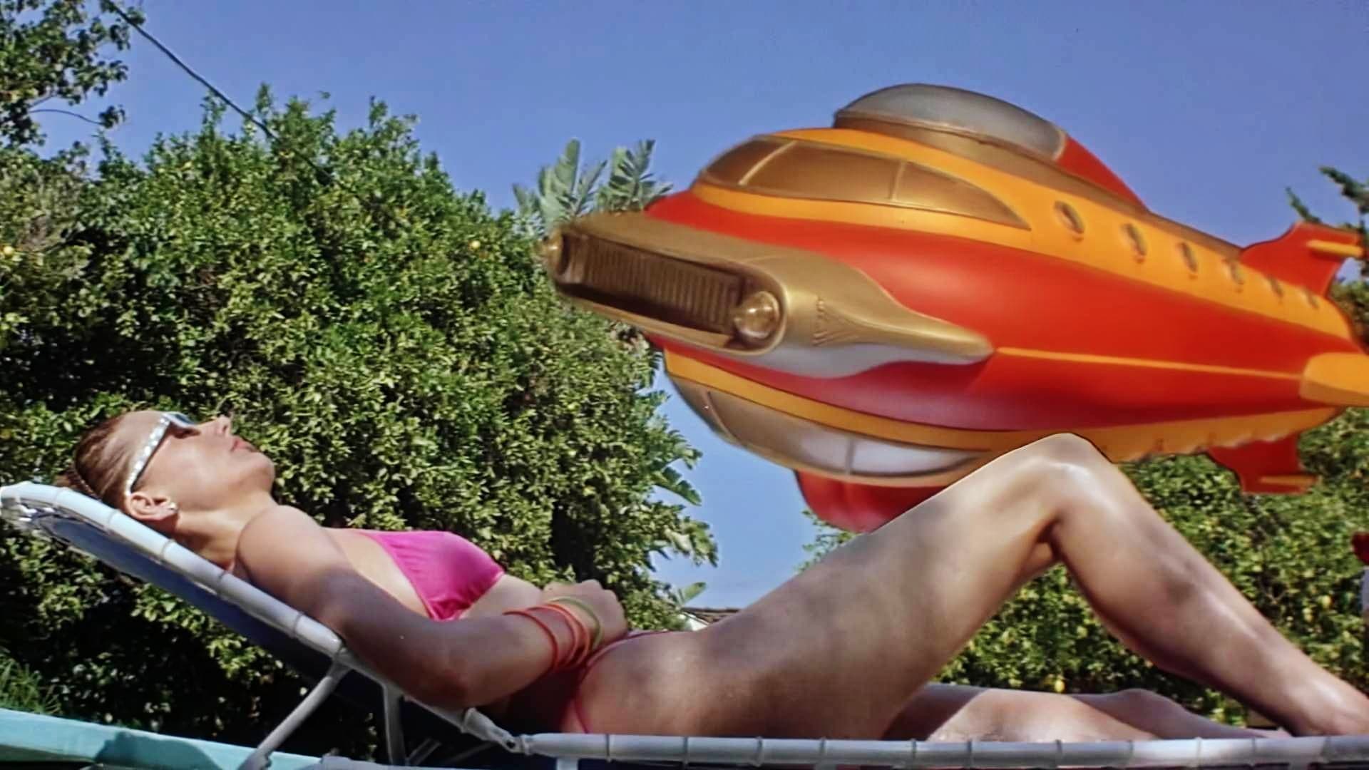 Видео к фильму Земные девушки легко доступны | Earth Girls Are Easy (1988) Original Trailer [HD]