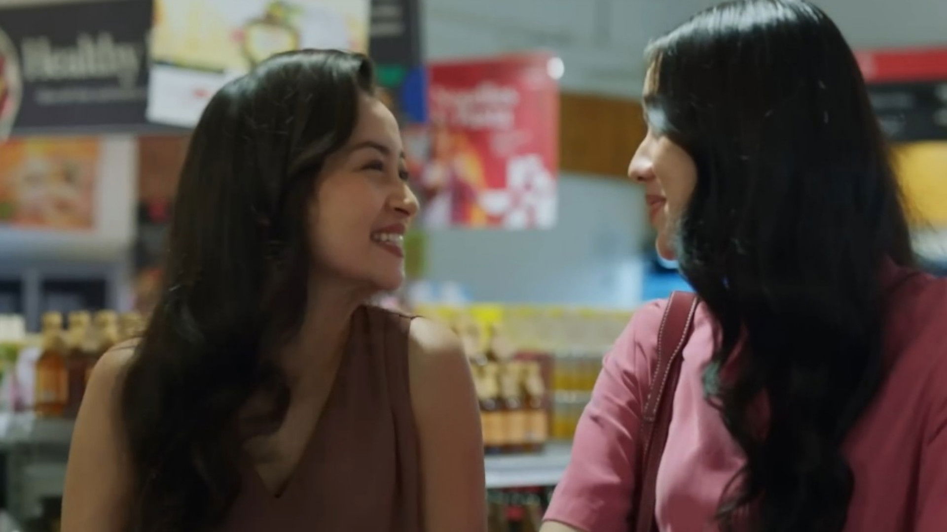 Видео к фильму Musuh Dalam Selimut | Musuh Dalam Selimut - Official Trailer