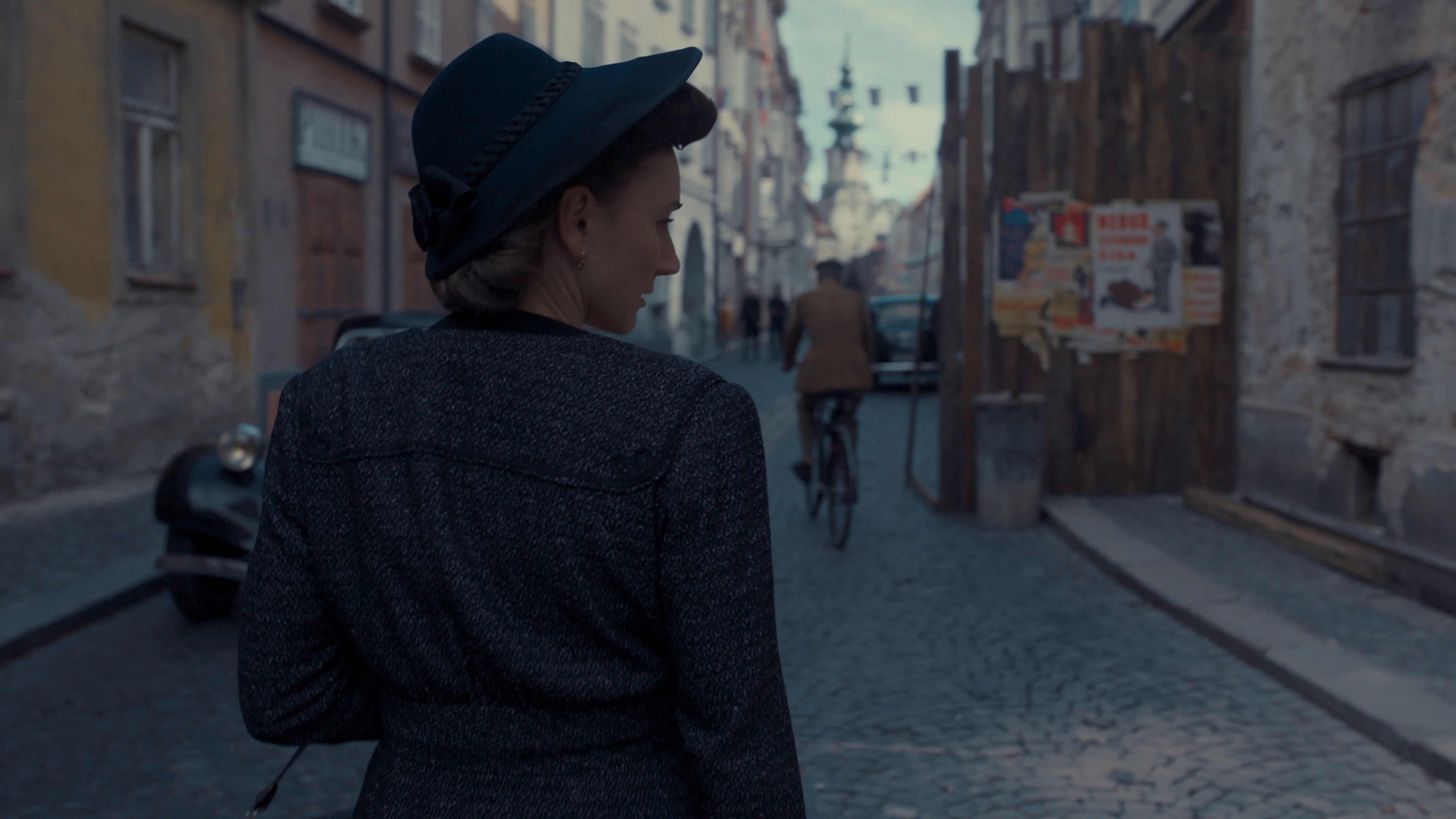 Видео к фильму The Hungarian Dressmaker | Trailer [Subtitled]