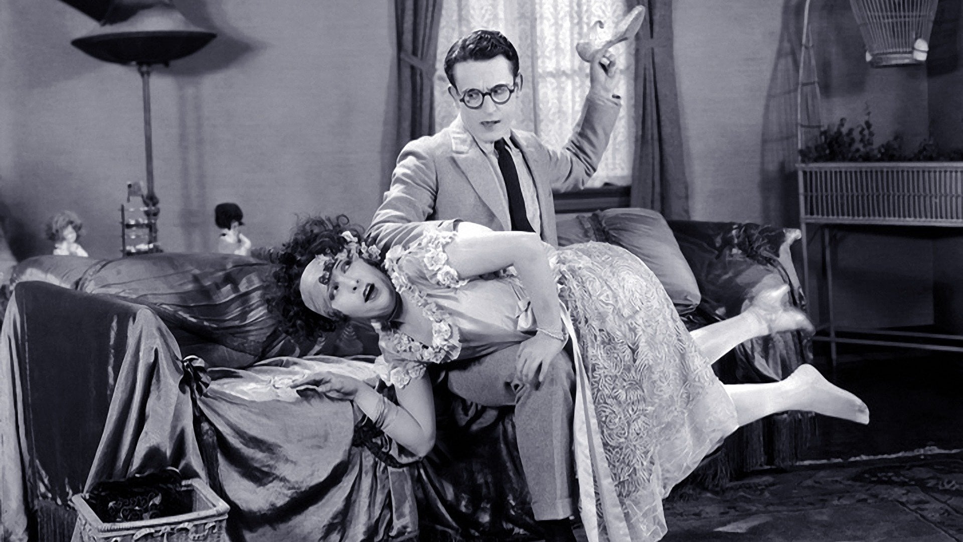 Видео к фильму Застенчивый | Girl Shy (1924) Trailer