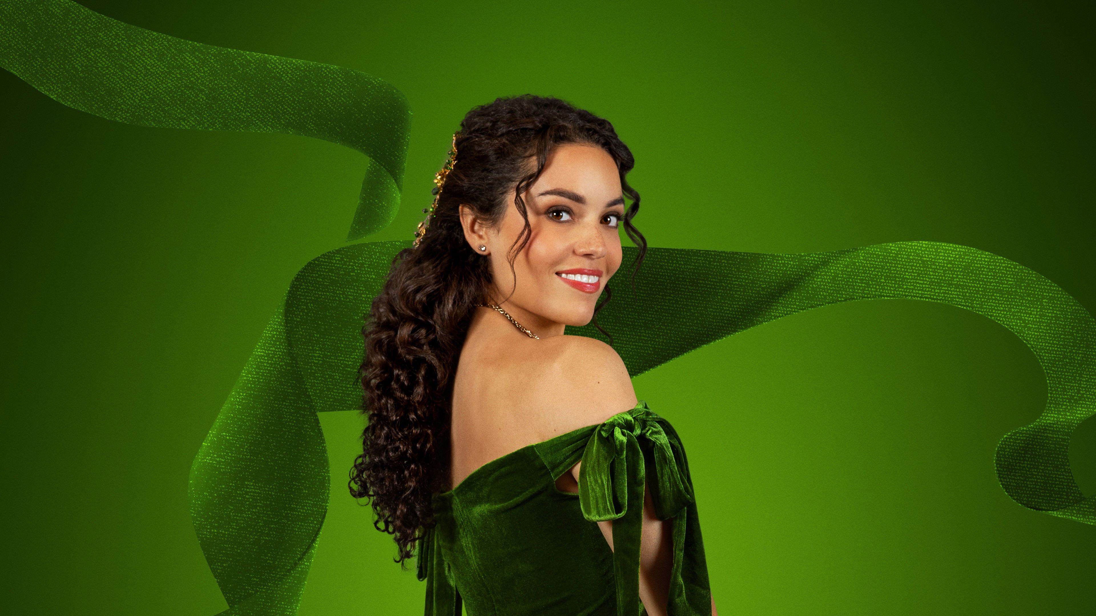 Видео к фильму Рождество в обертке: Принц для Мии | Sneak Peek - Unwrapping Christmas: Mia's Prince - Hallmark+