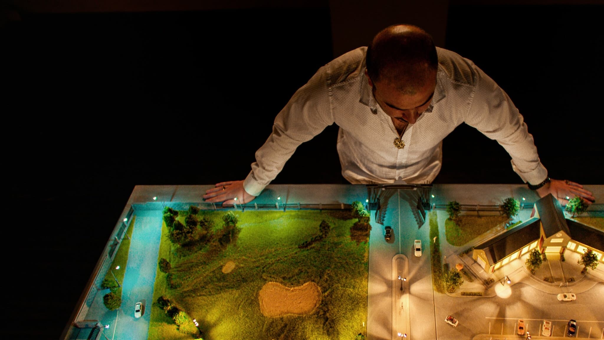 Видео к фильму Illusions for Sale: The Rise and Fall of Generation Zoe | Official Trailer [Subtitled]