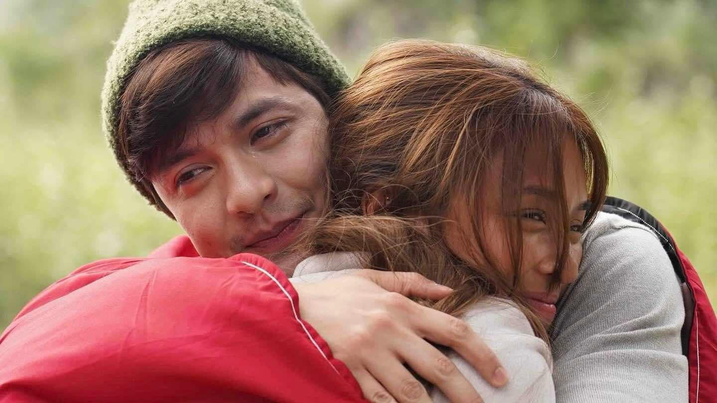 Видео к фильму Hello, Love, Again | Official Trailer