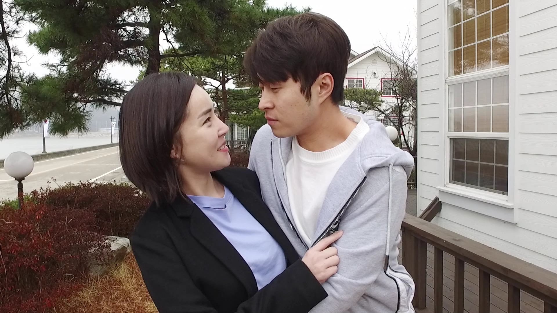 Видео к фильму A Newly Wedded Couple's Sex Life | 신혼부부의 성생활 - Trailer