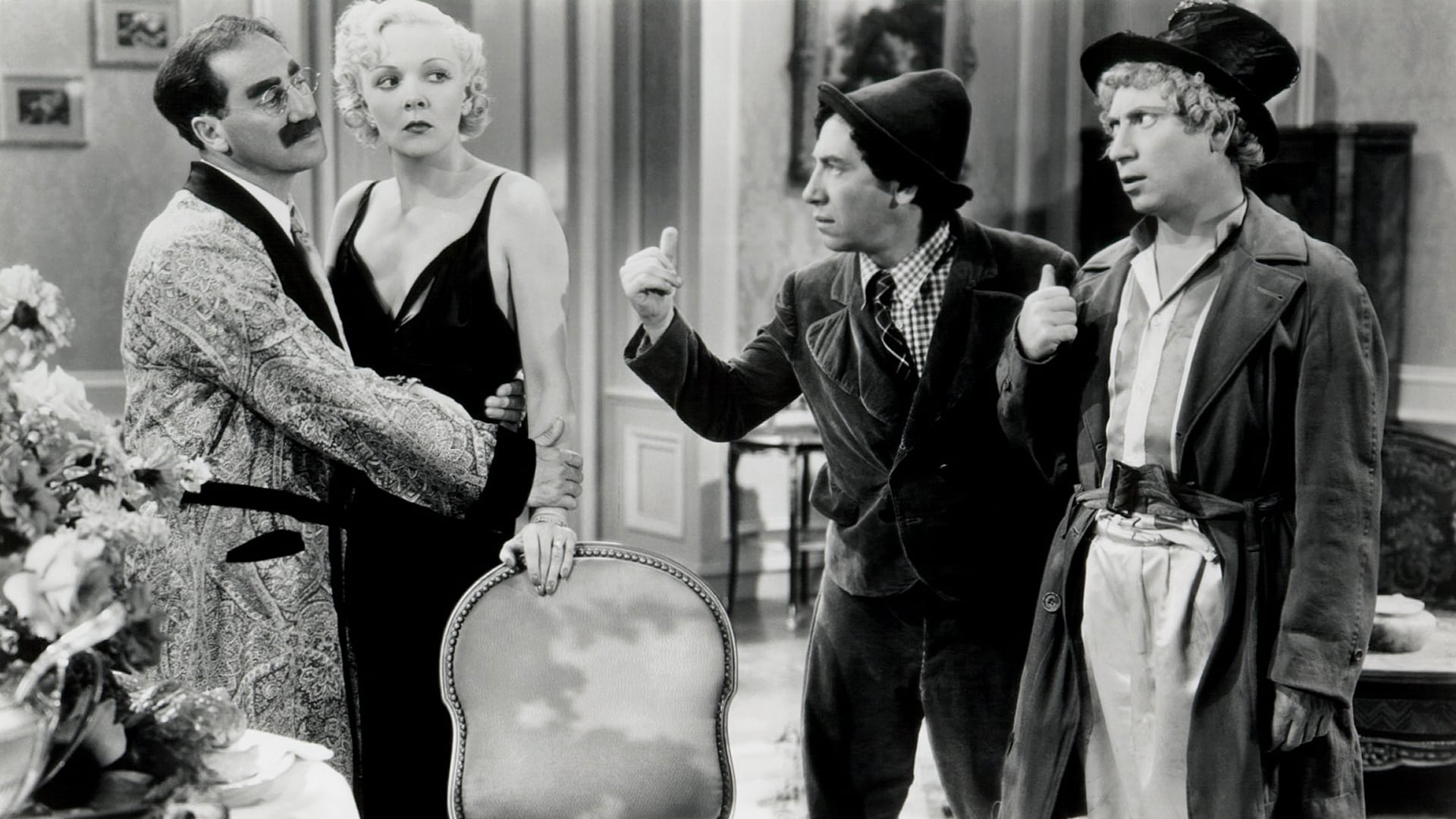 Видео к фильму День на скачках | A Day At The Races ≣ 1937 ≣ Trailer