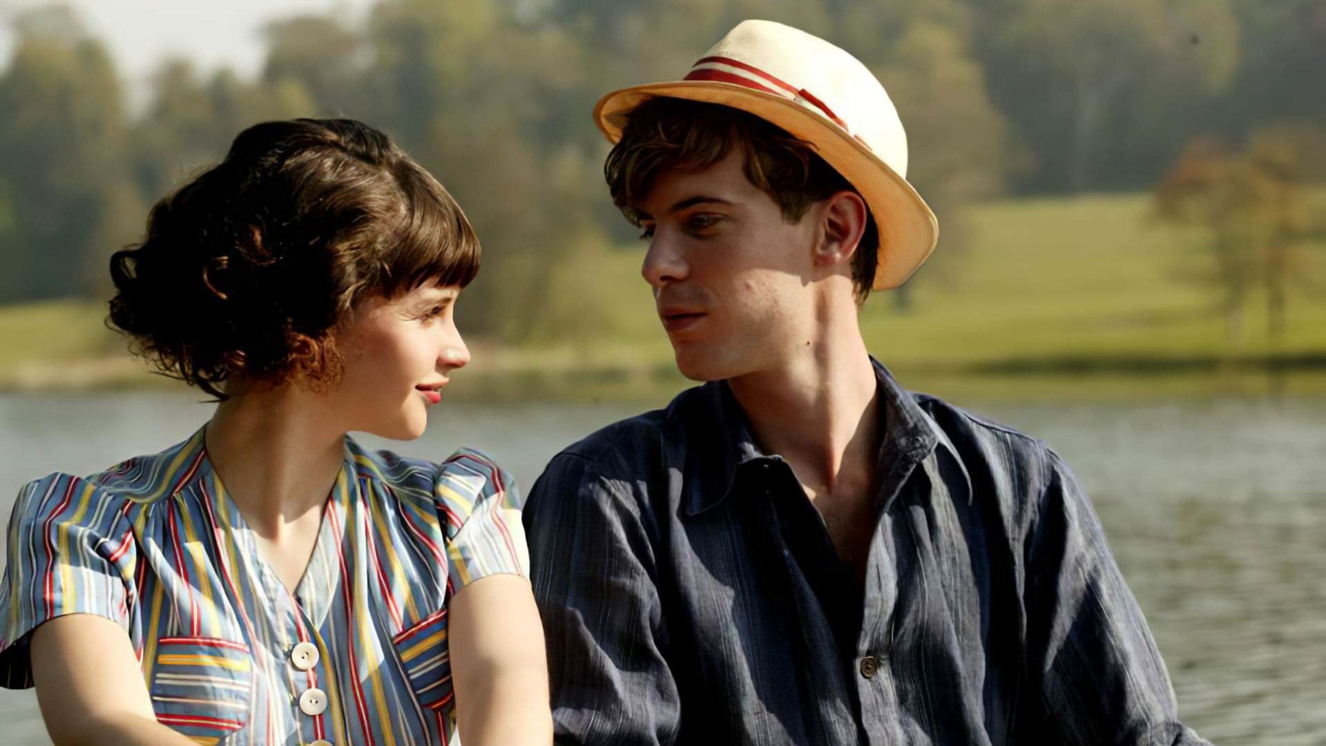 Видео к фильму Хороший денек для свадьбы | Cheerful Weather for the Wedding - Trailer