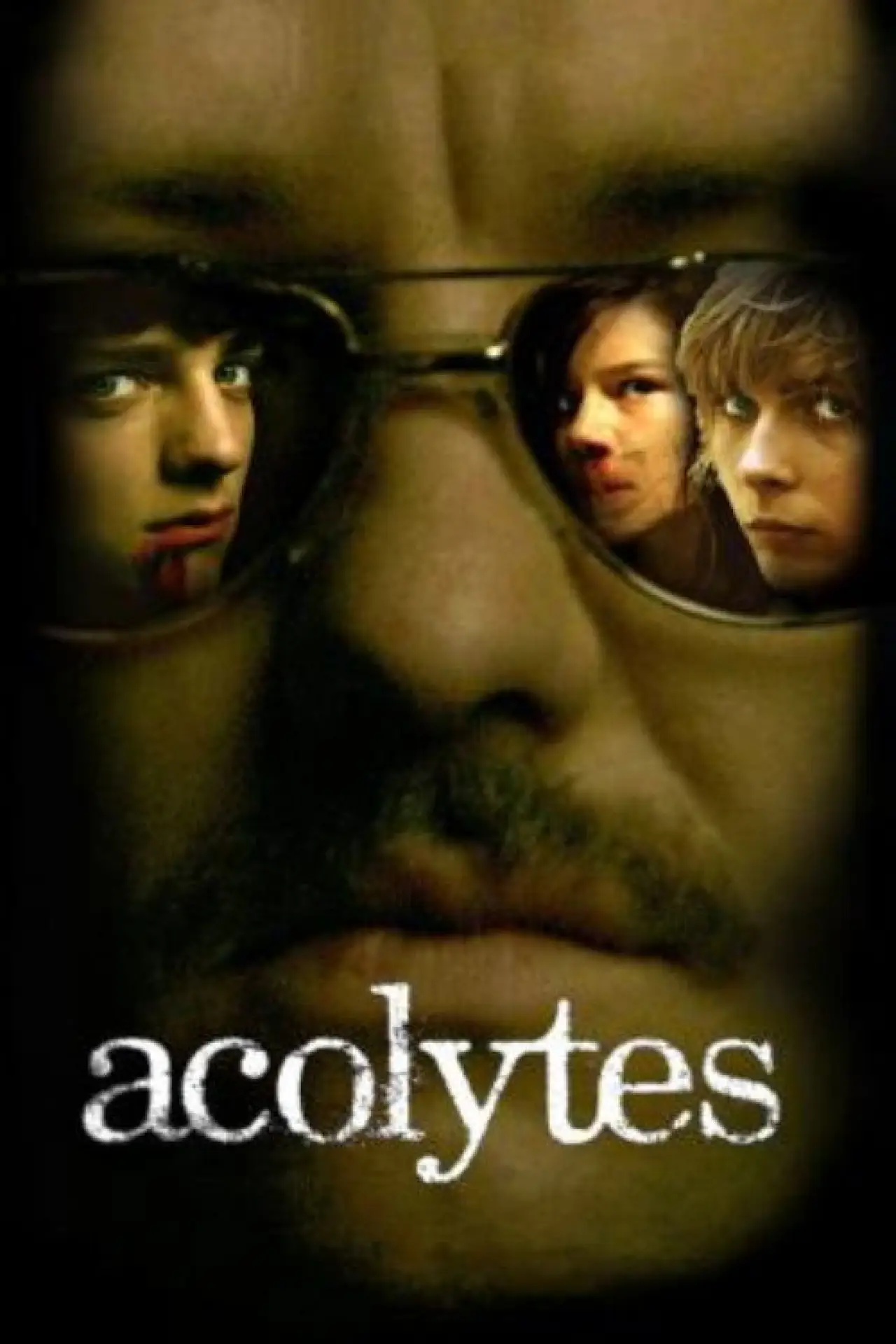 Постер к фильму "Служители"