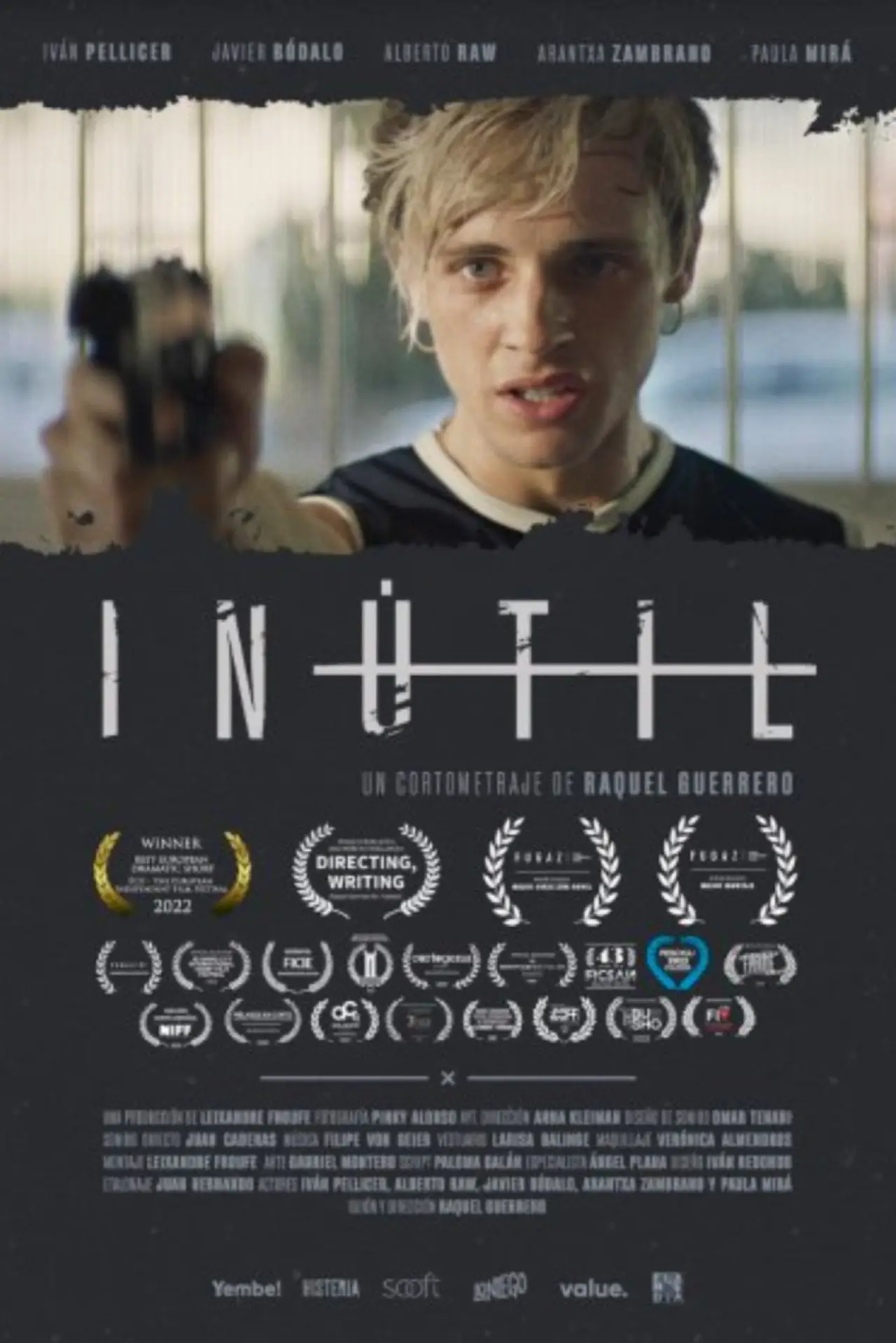 Постер к фильму "Inútil"
