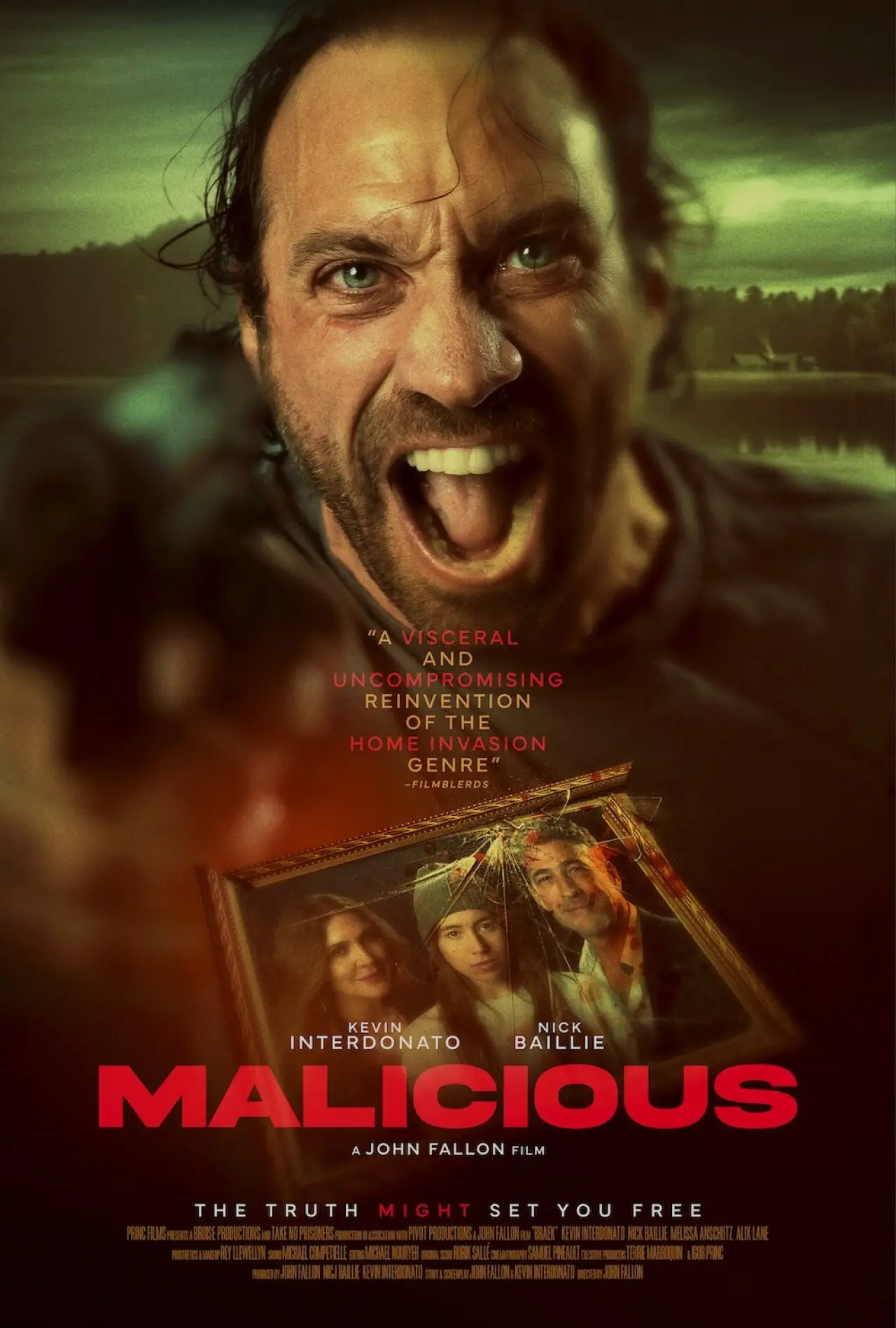 Постер к фильму "Malicious"