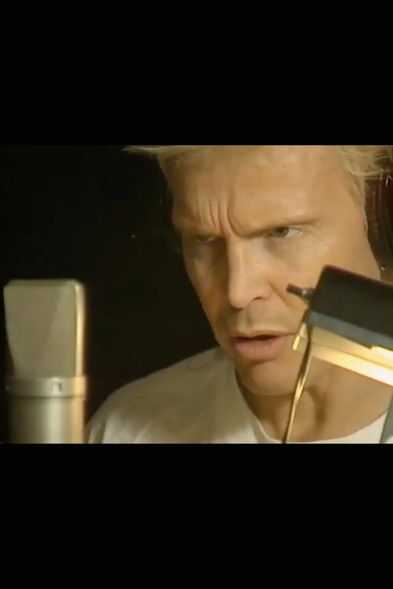 Постер к фильму "Heavy Metal 2000: Voice Talent Featurette"