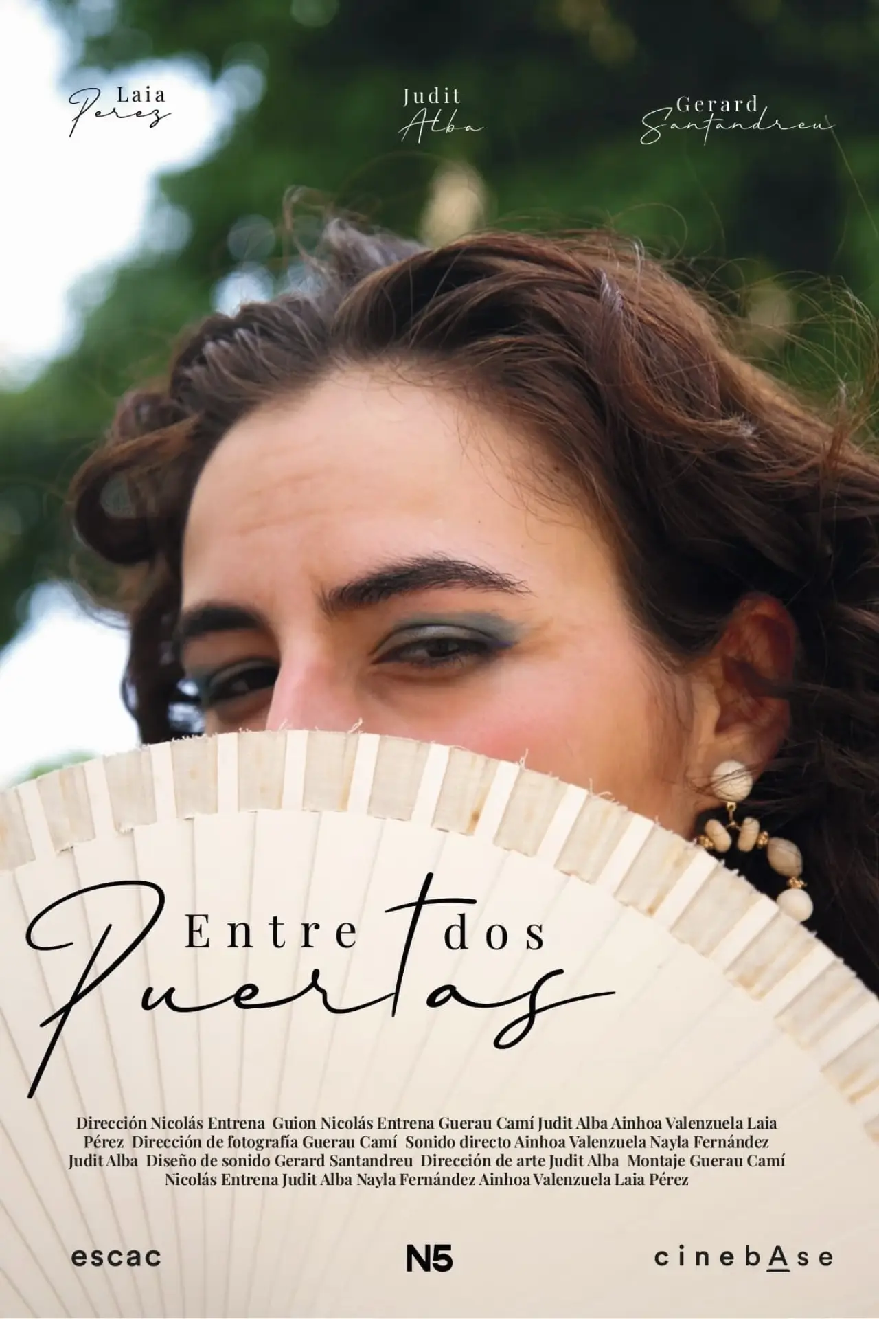 Постер к фильму "Entre Dos Puertas"