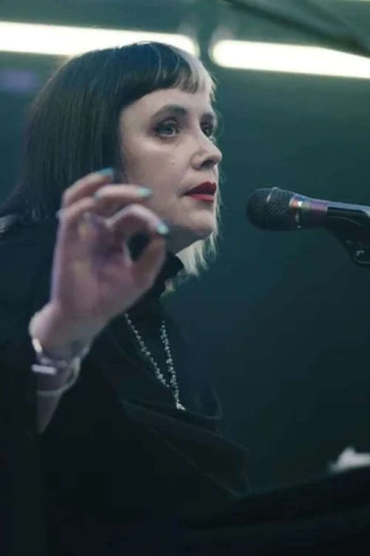 Постер к фильму "Slowdive: Echoes with Jehnny Beth"