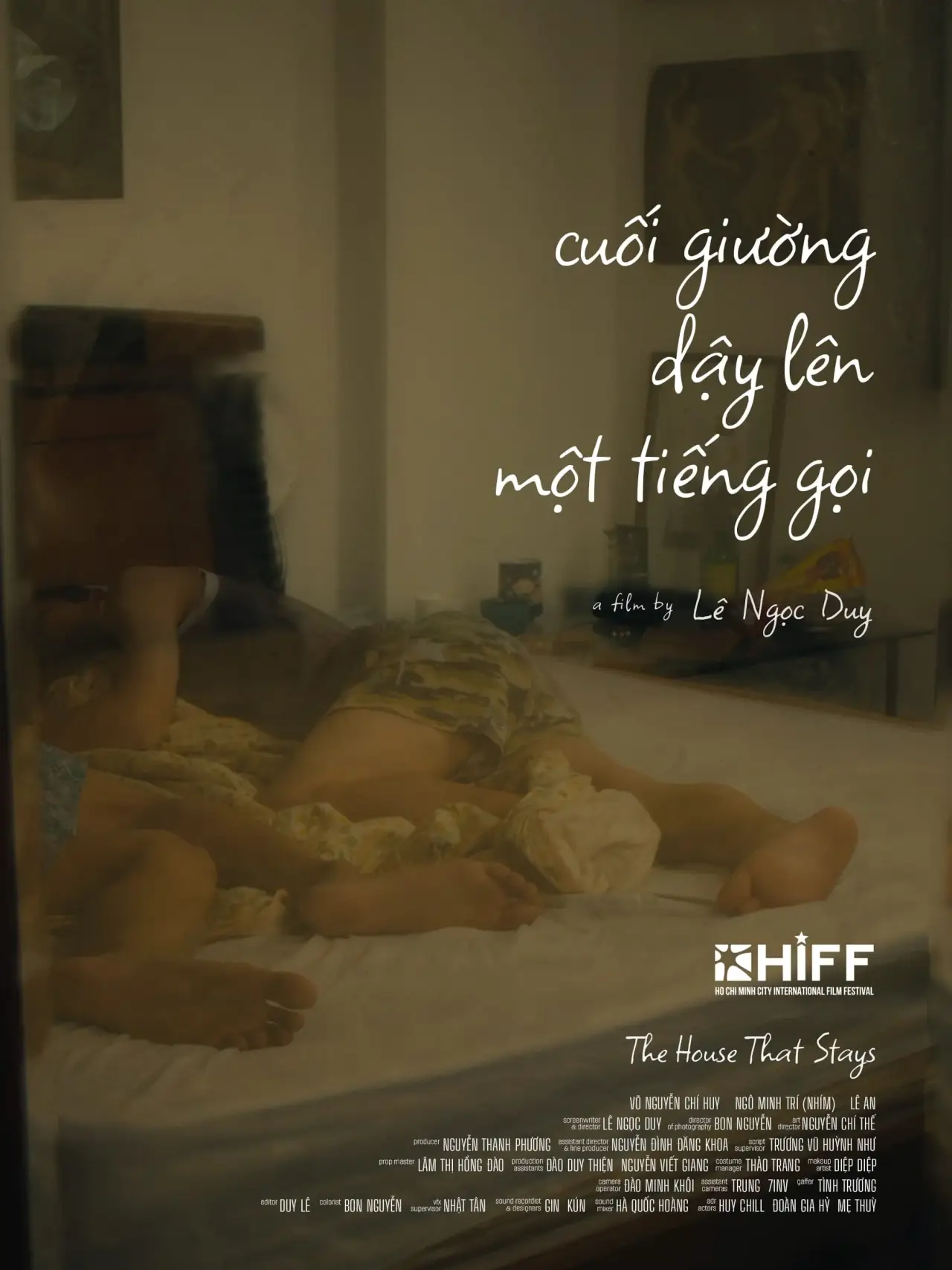 Постер к фильму "Cuối giường dậy lên một tiếng gọi"