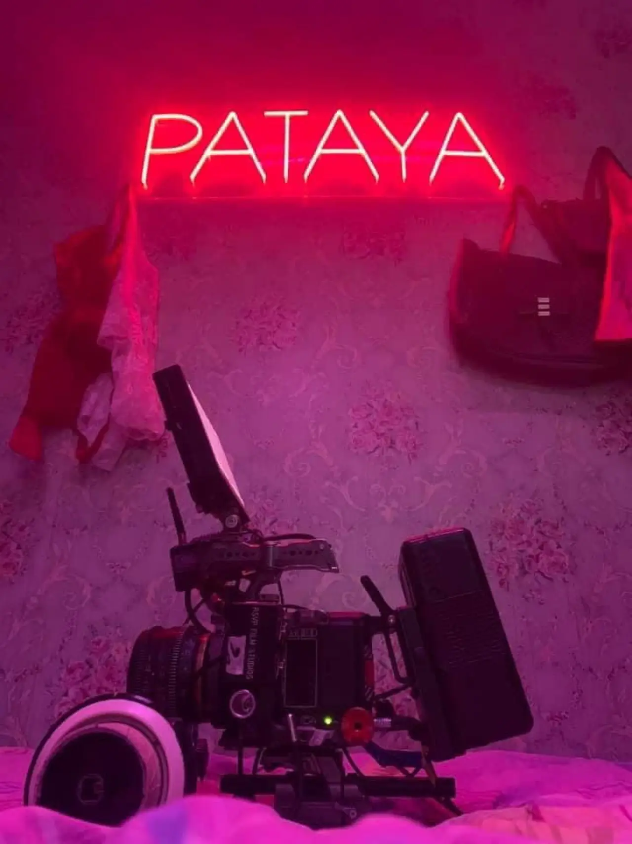 Постер к фильму "Pataya"