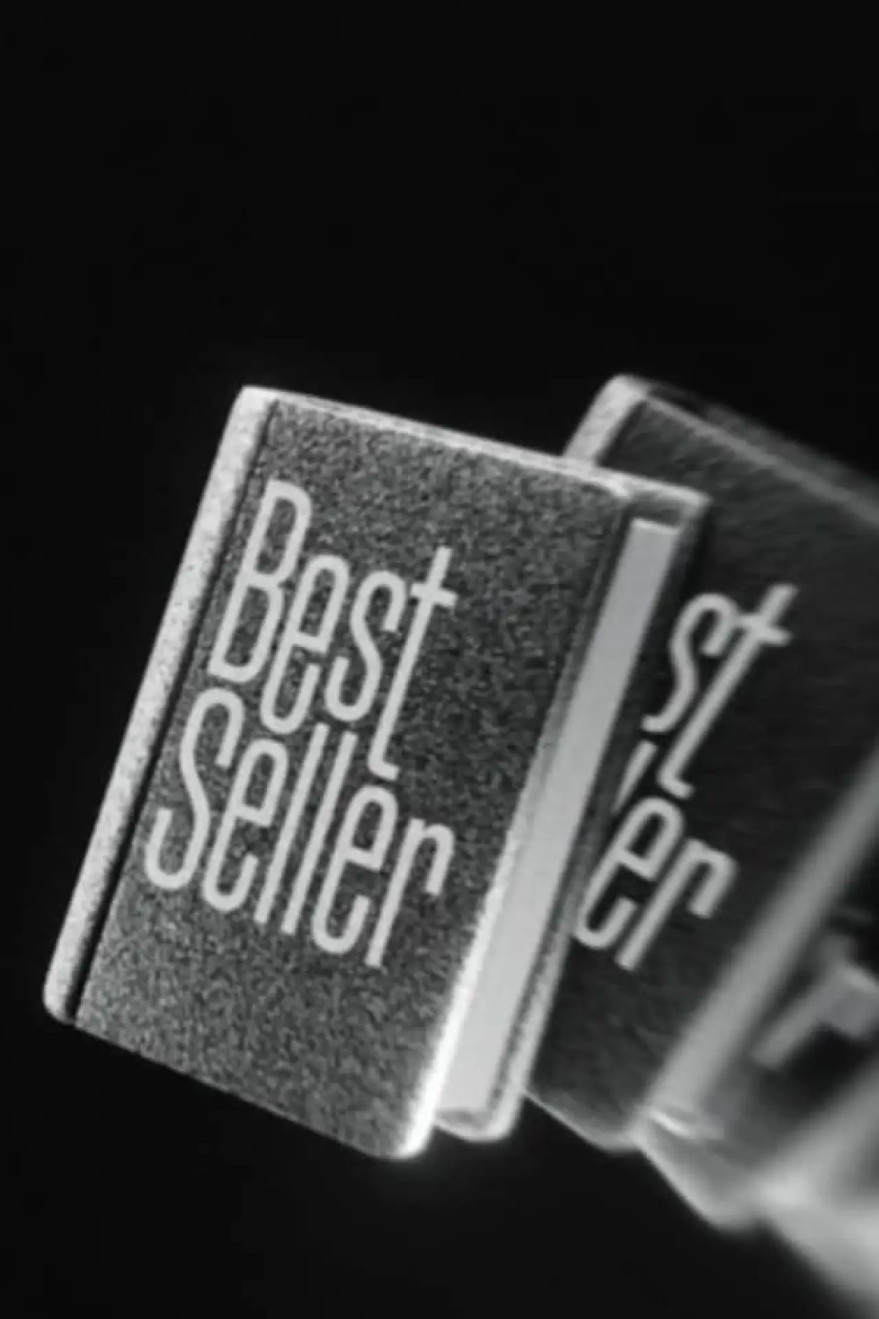 Постер к фильму "Best Seller"