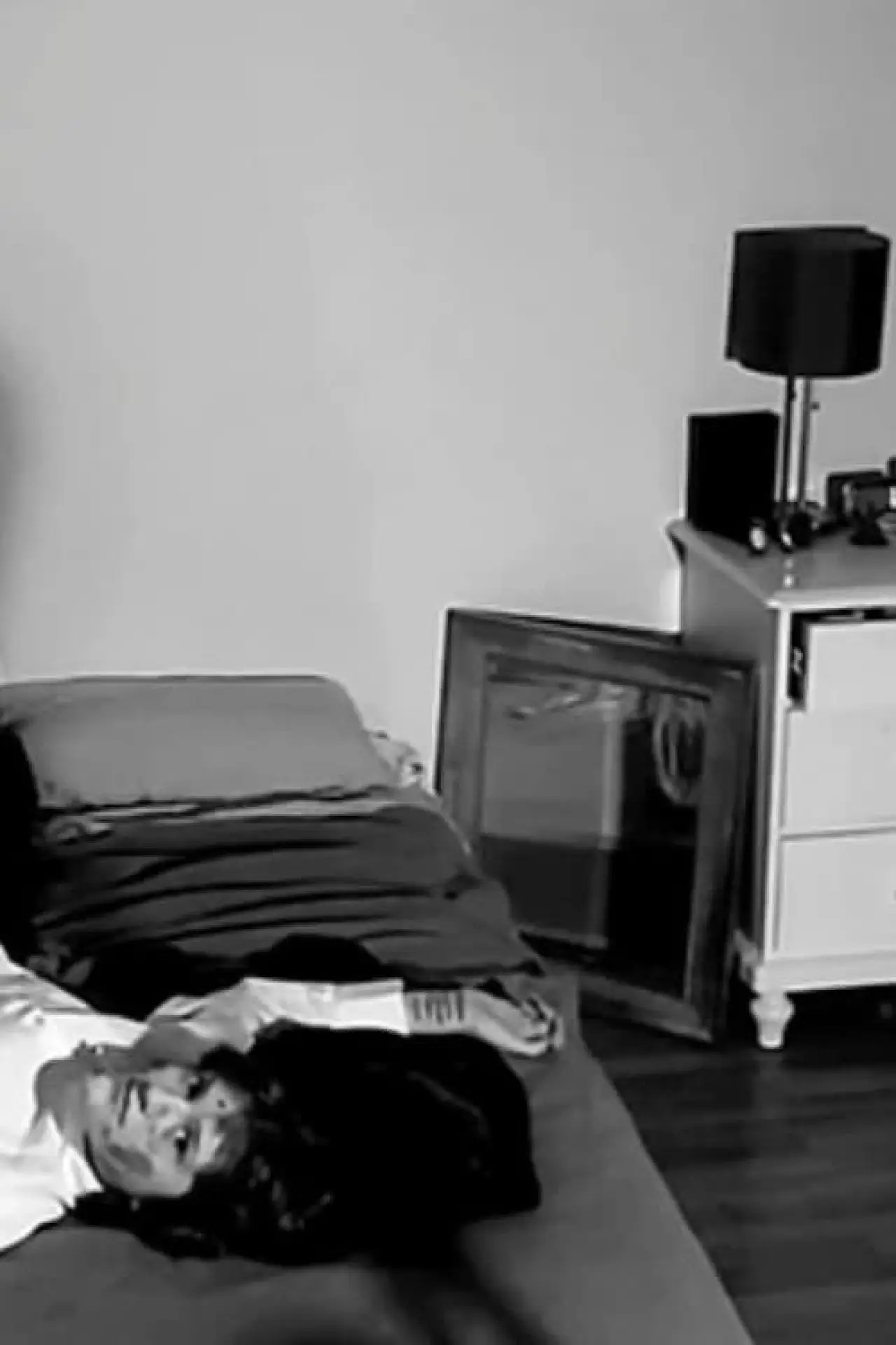 Постер к фильму "Solitude"