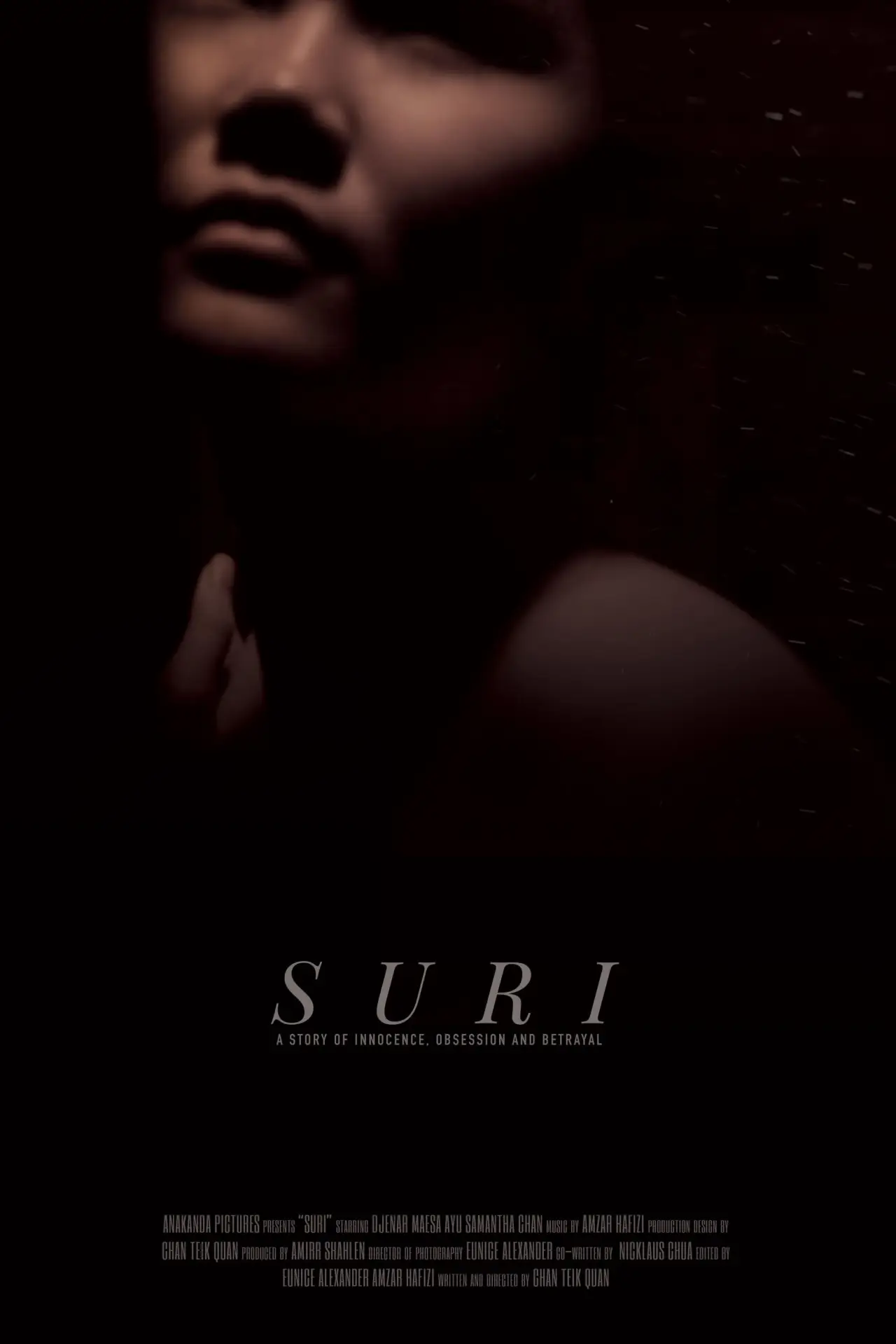 Постер к фильму "Suri"