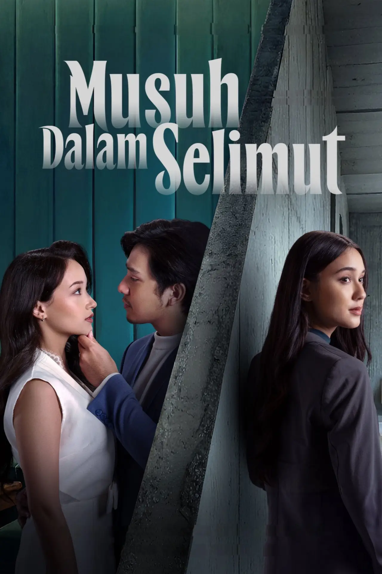 Постер к фильму "Musuh Dalam Selimut"