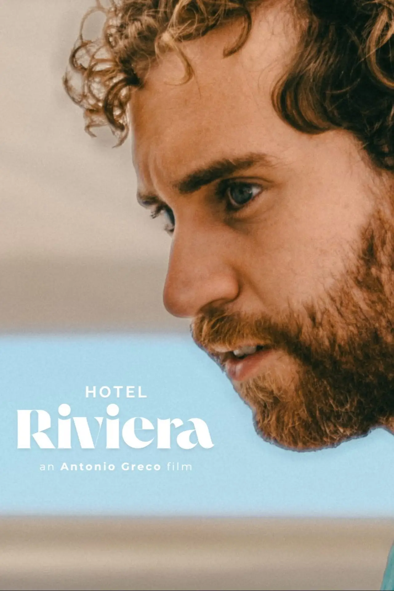 Постер к фильму "Hotel Riviera"
