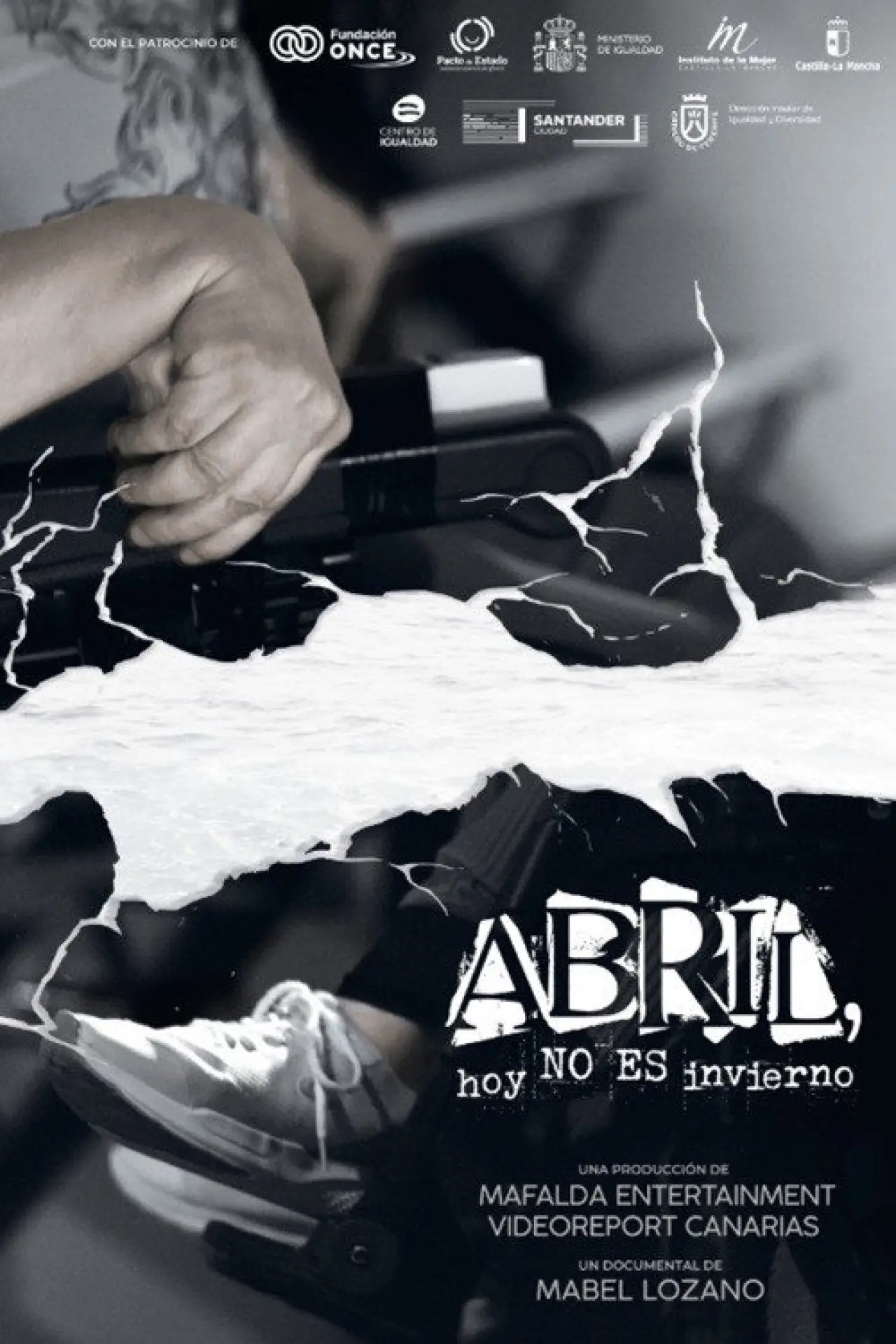 Постер к фильму "Abril, hoy no es invierno"