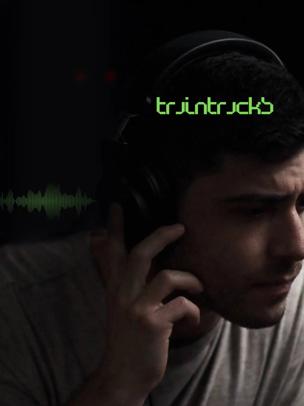 Постер к фильму "TRAINTRACKS"