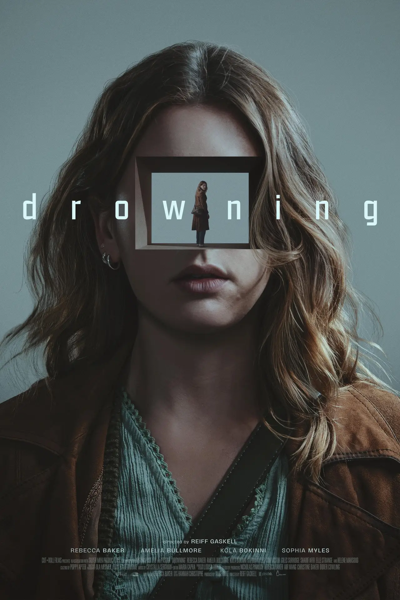 Постер к фильму "Drowning"