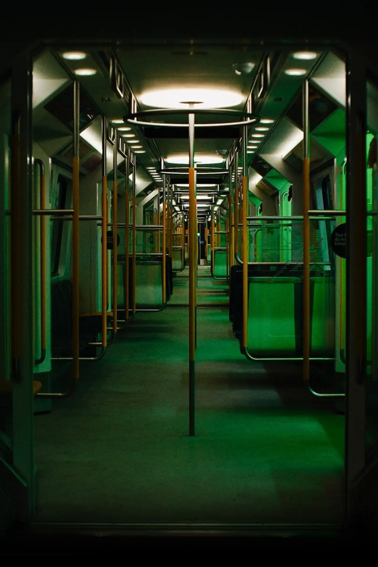 Постер к фильму "Röda linjen"