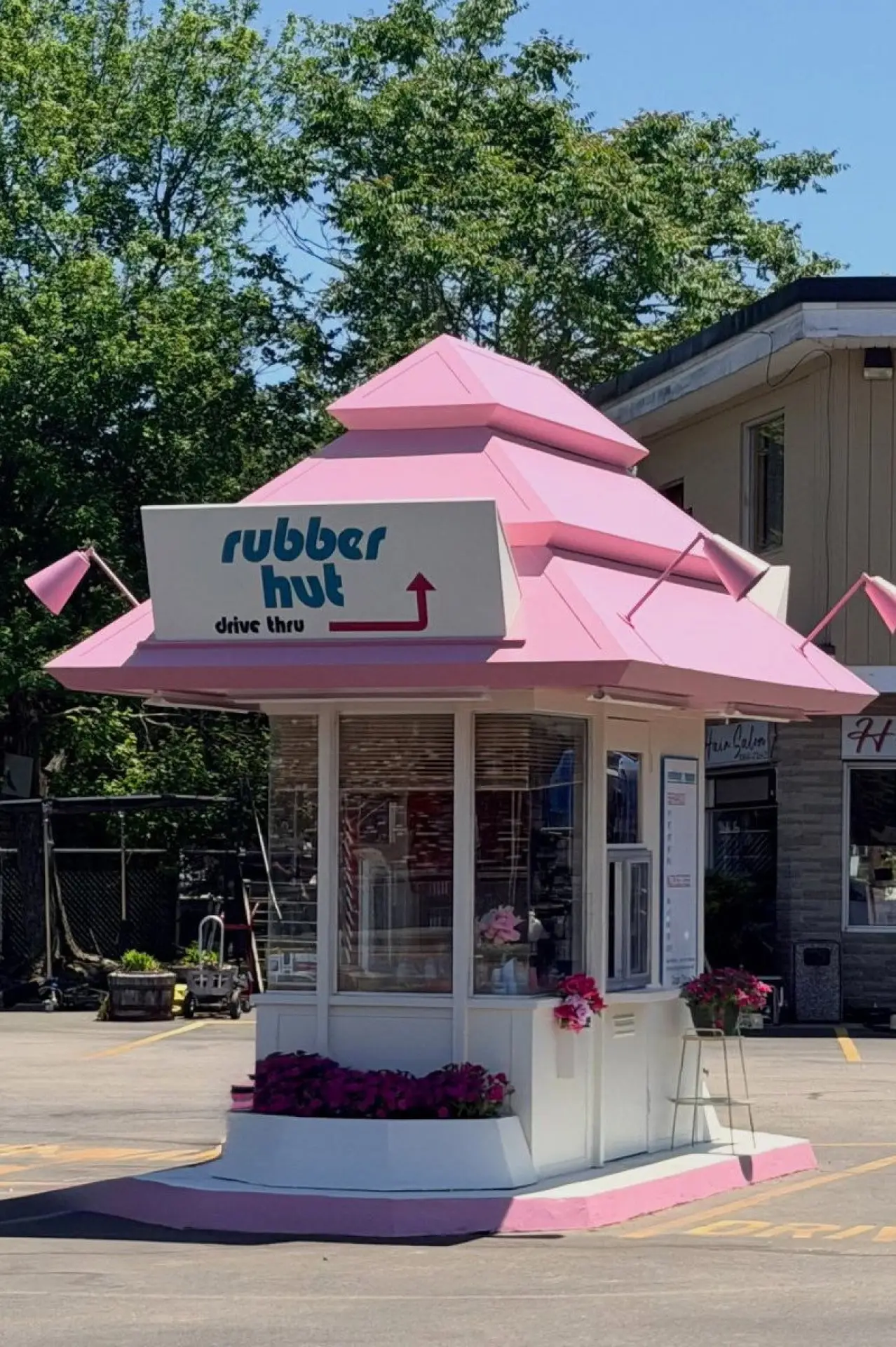 Постер к фильму "Rubber Hut"