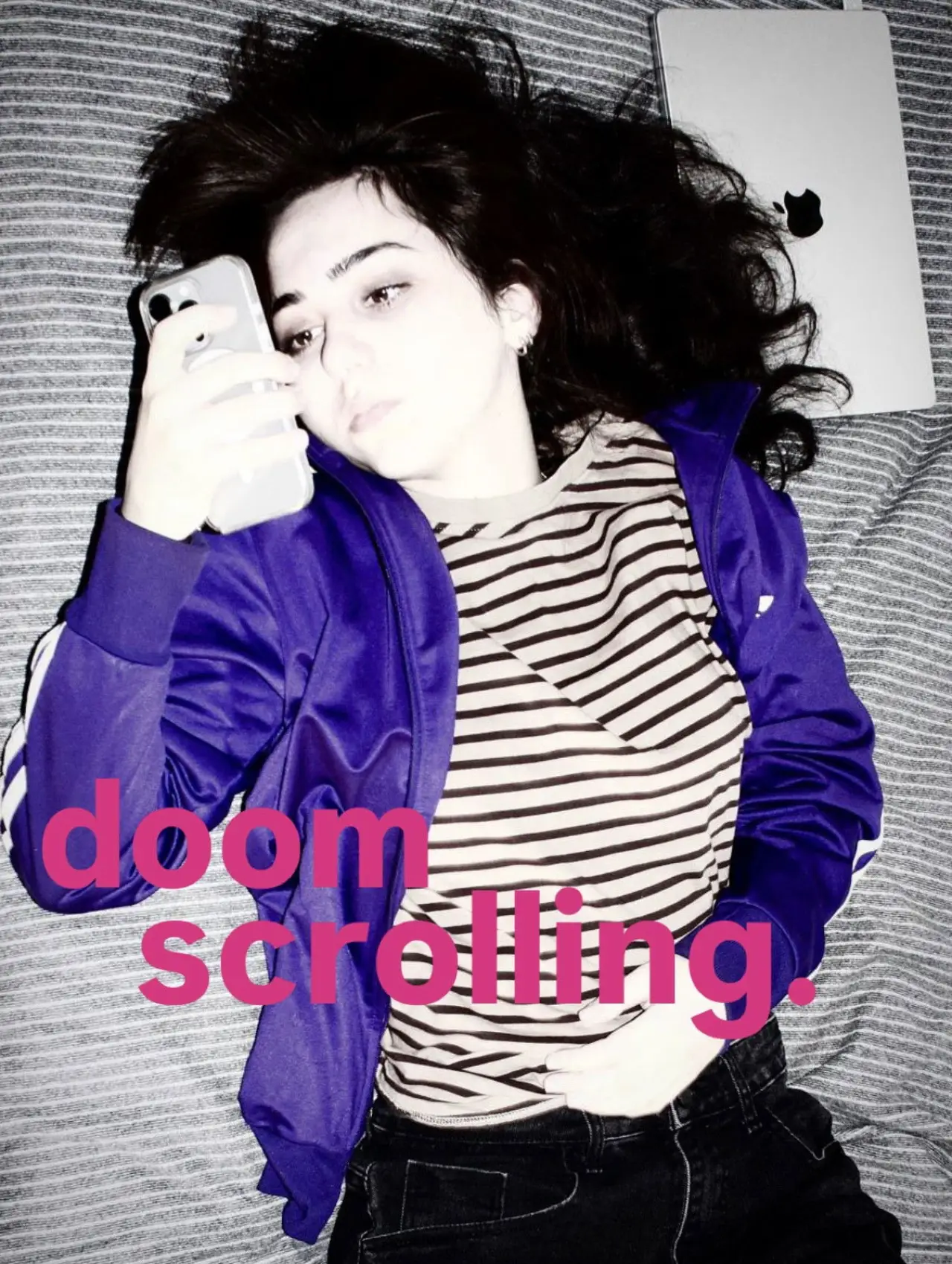 Постер к фильму "Doomscrolling"