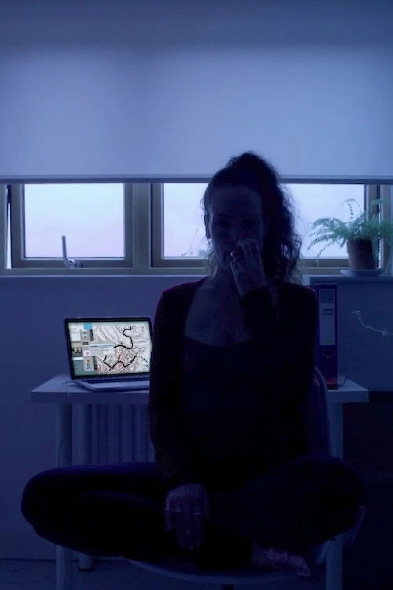 Постер к фильму "Two Closed Circuits"