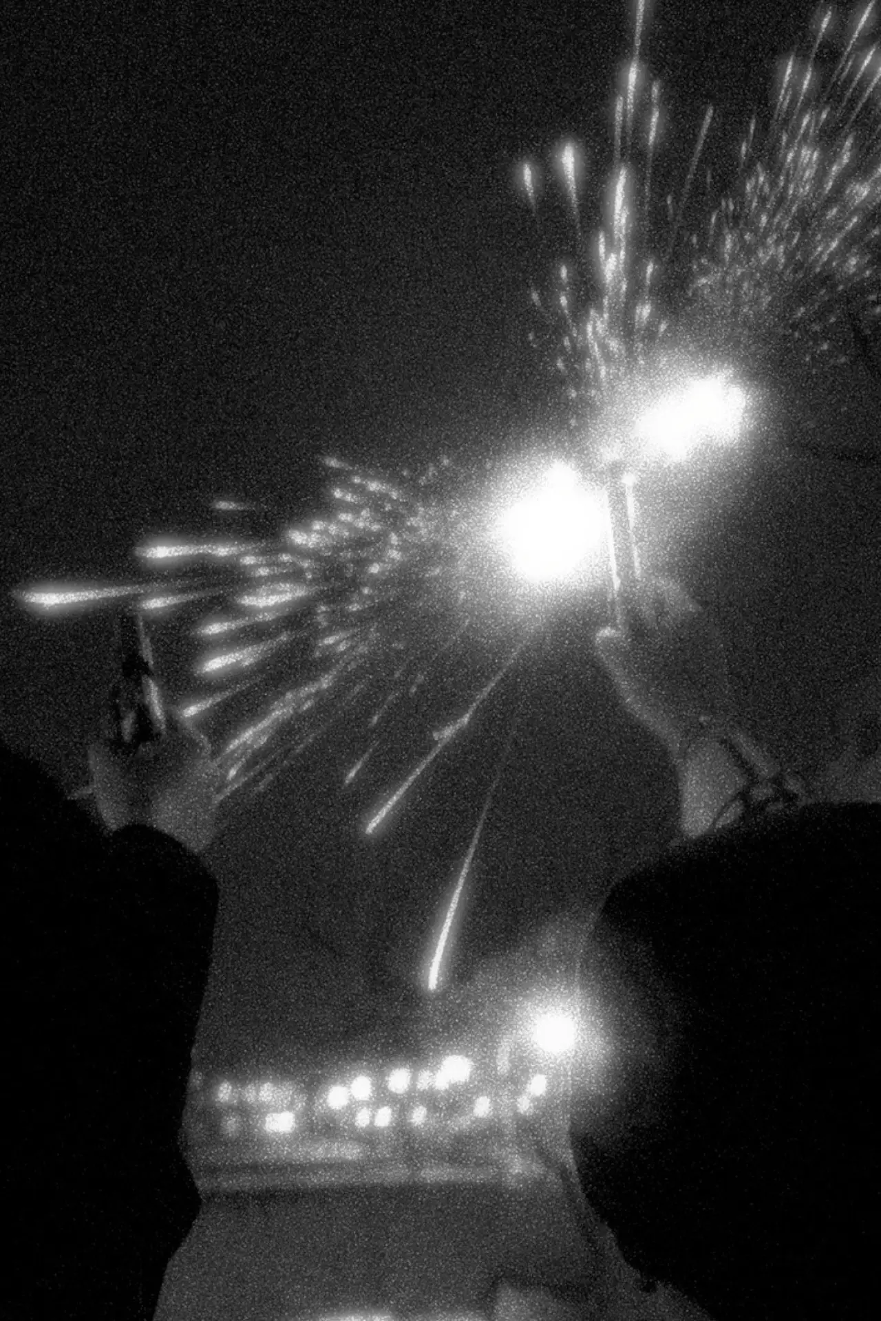 Постер к фильму "FEUERWERK"