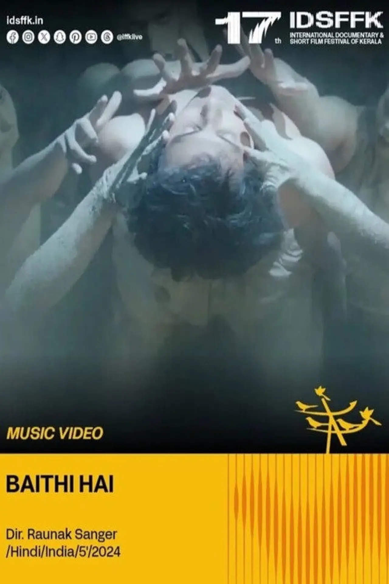 Постер к фильму "Baithi Hai"