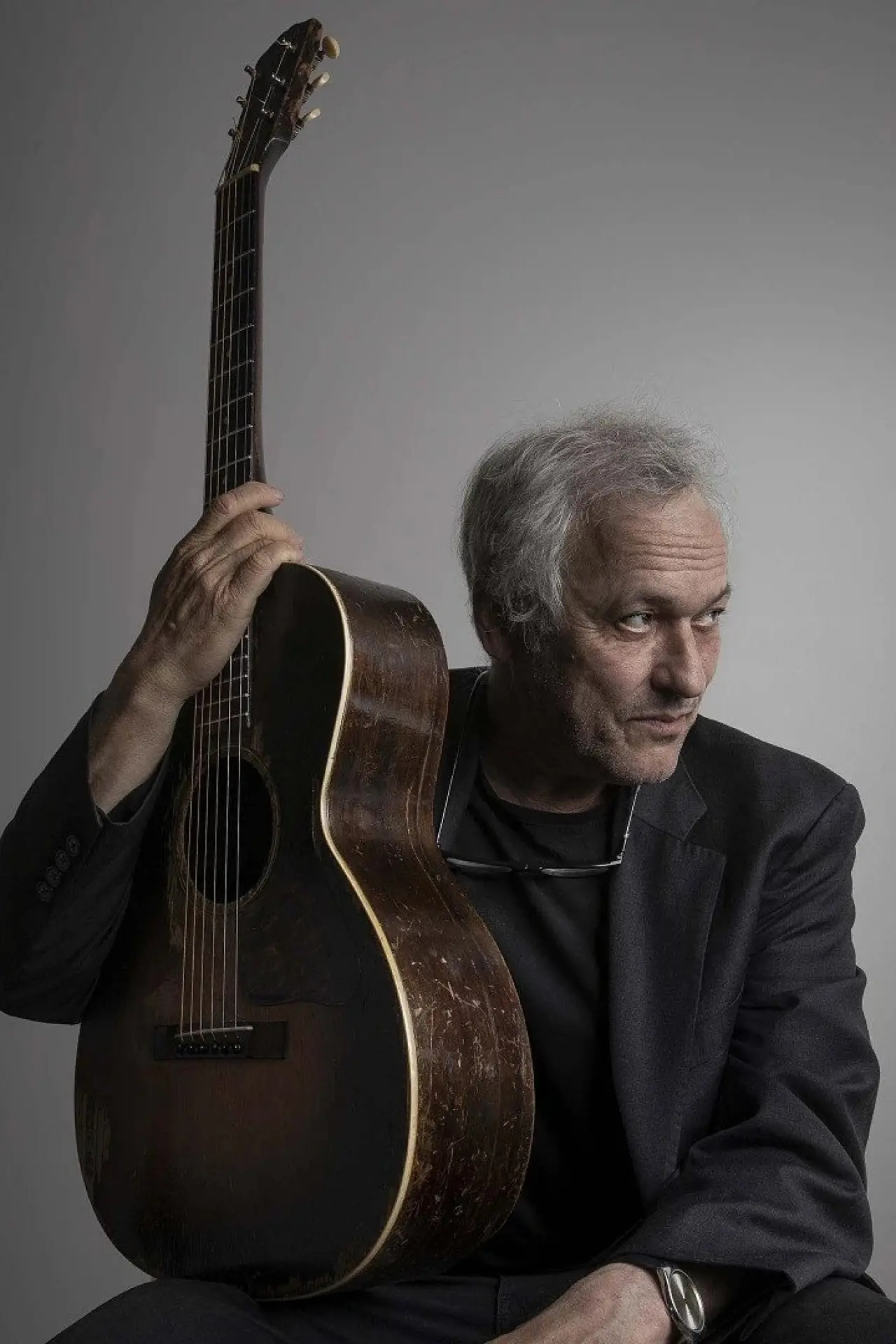 Постер к фильму "Marc Ribot Quartet Jazz sous les Pommiers 2026"