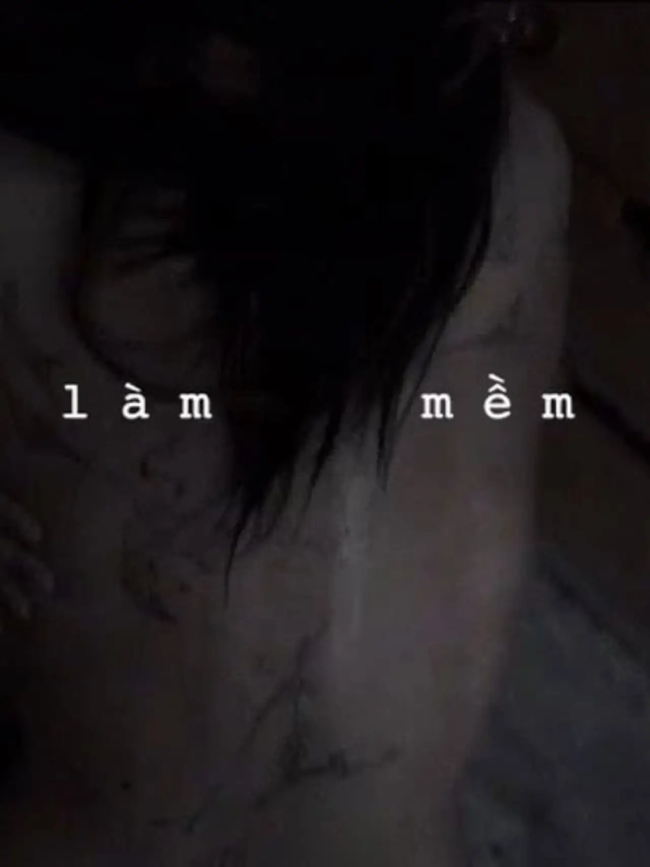 Постер к фильму "l à m       m ề m"