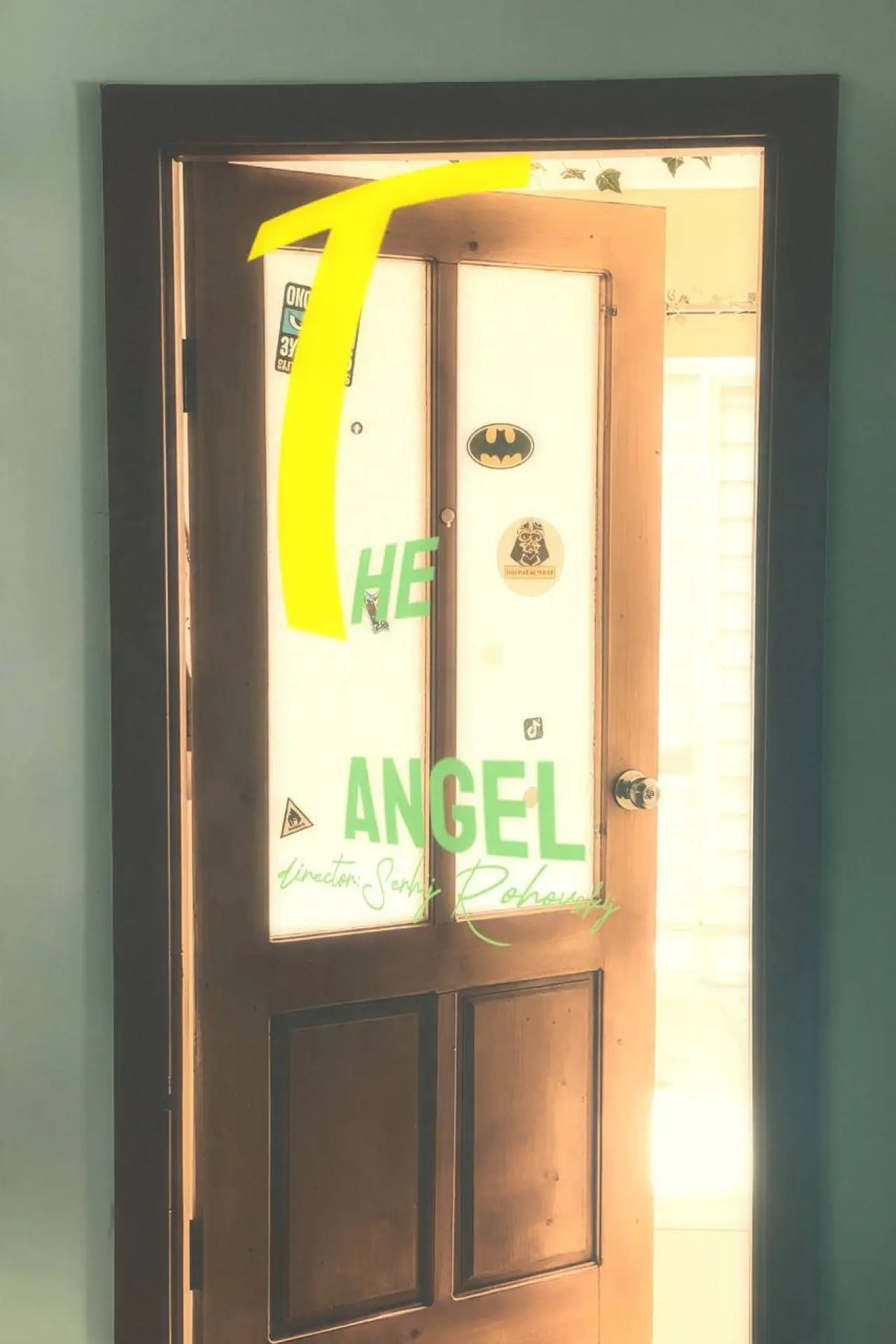 Постер к фильму "The angel"