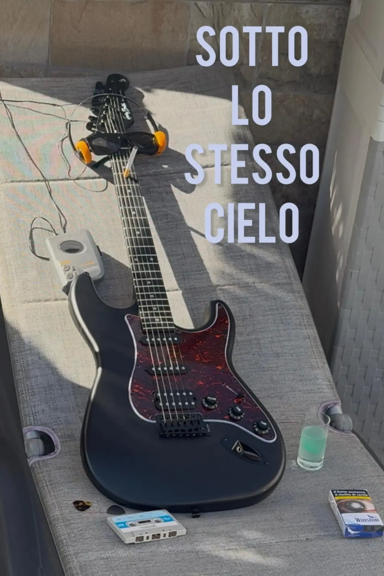 Постер к фильму "Sotto Lo Stesso Cielo"