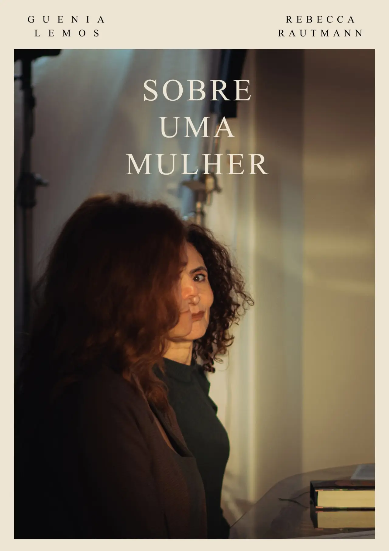 Постер к фильму "Sobre uma Mulher"