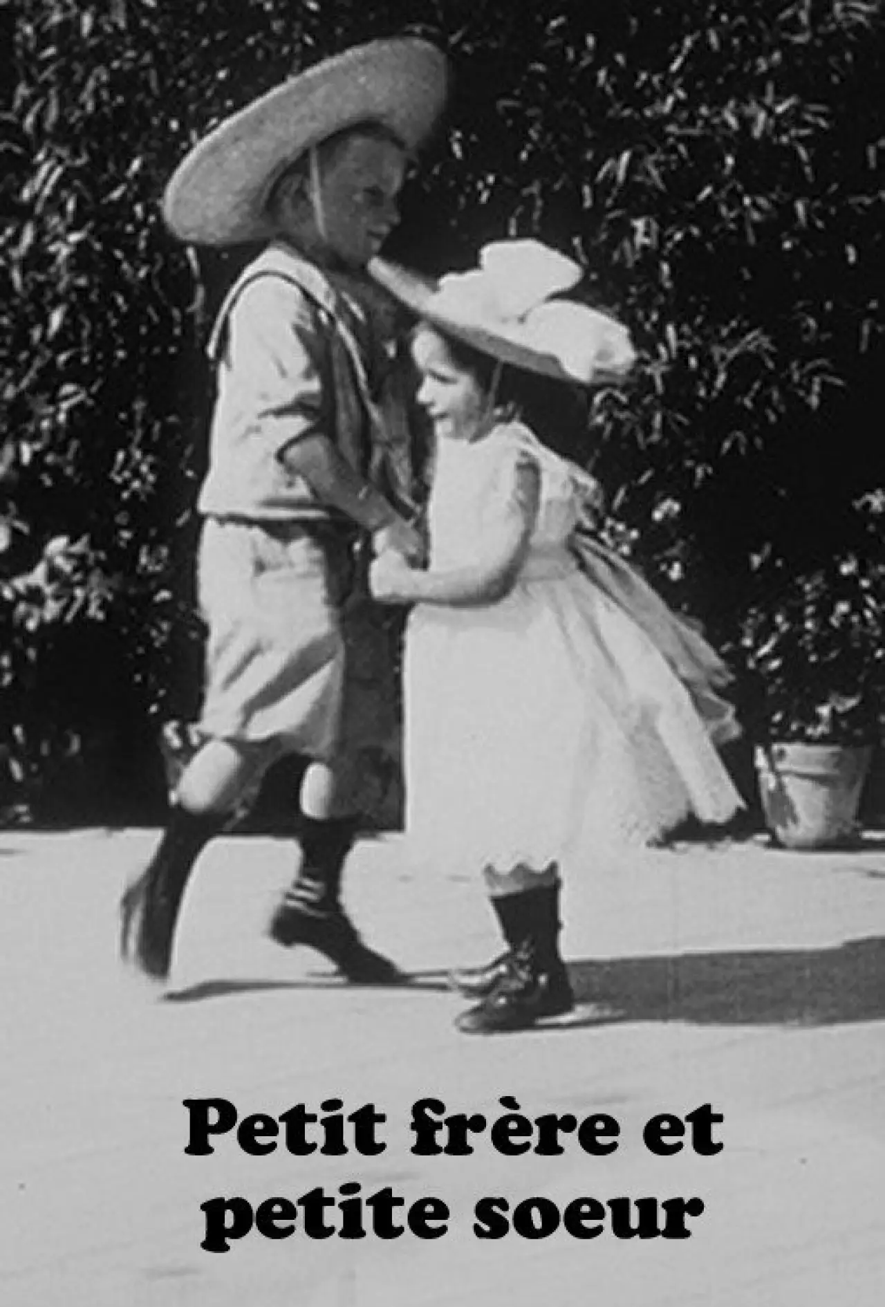 Постер к фильму "Petit frère et petite sœur"