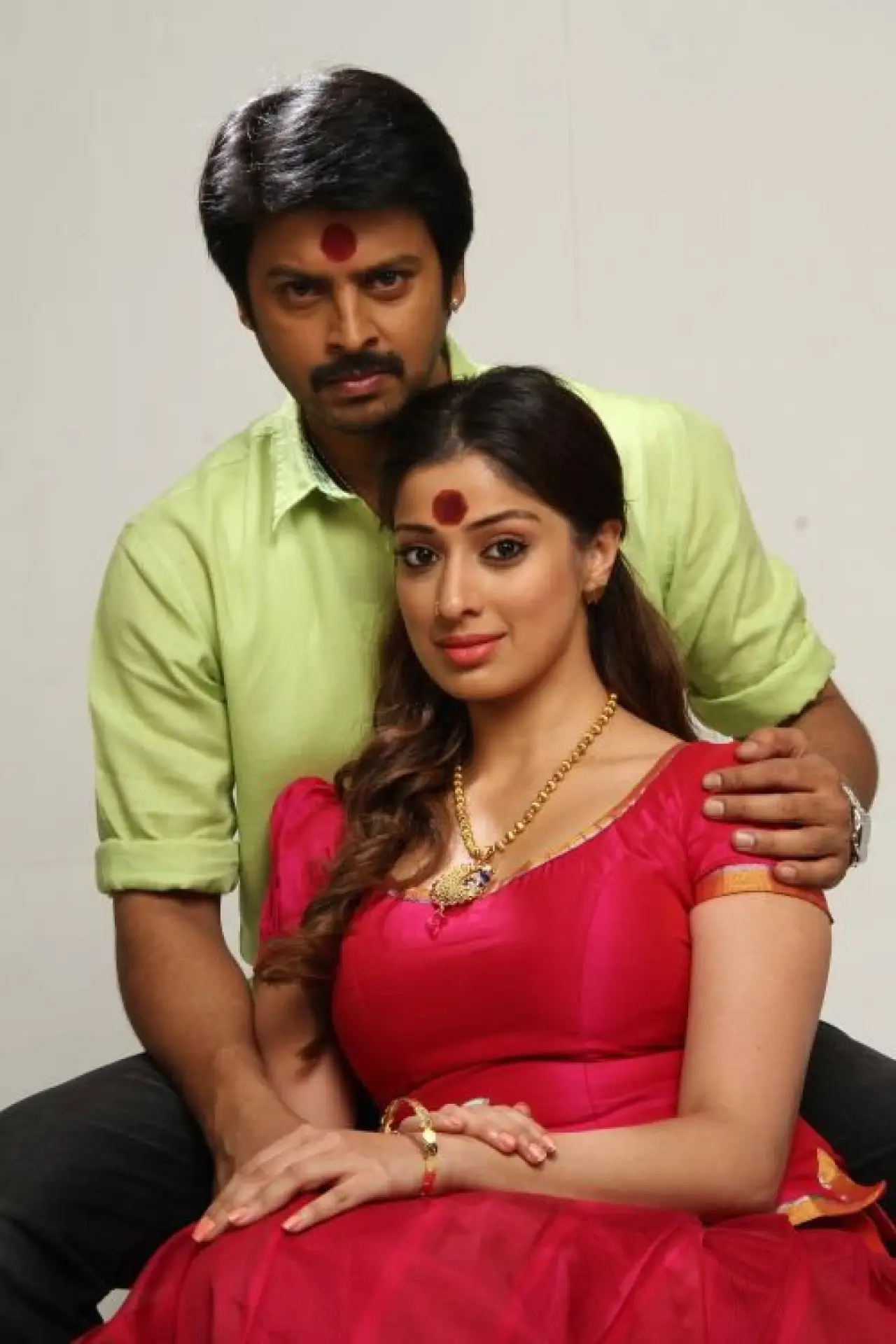 Постер к фильму "சவுகார்பேட்டை"