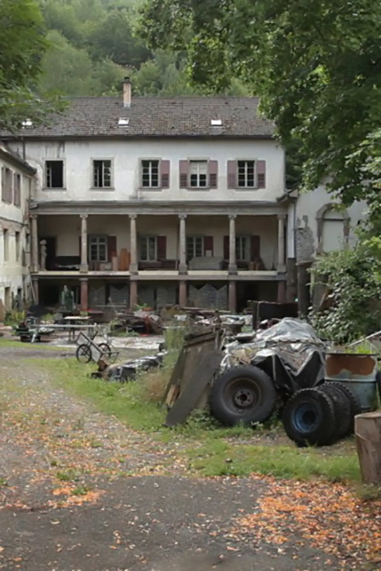 Постер к фильму "La Maison"