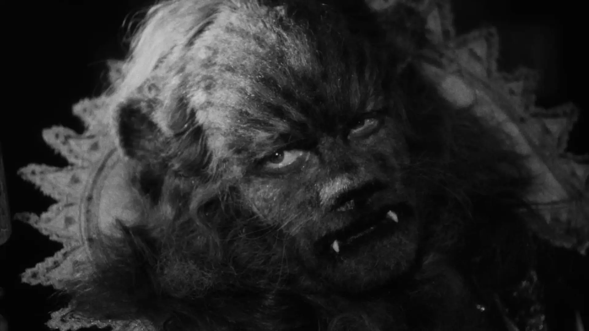 Видео к фильму Красавица и чудовище — La Belle et la bête (1946) - Trailer