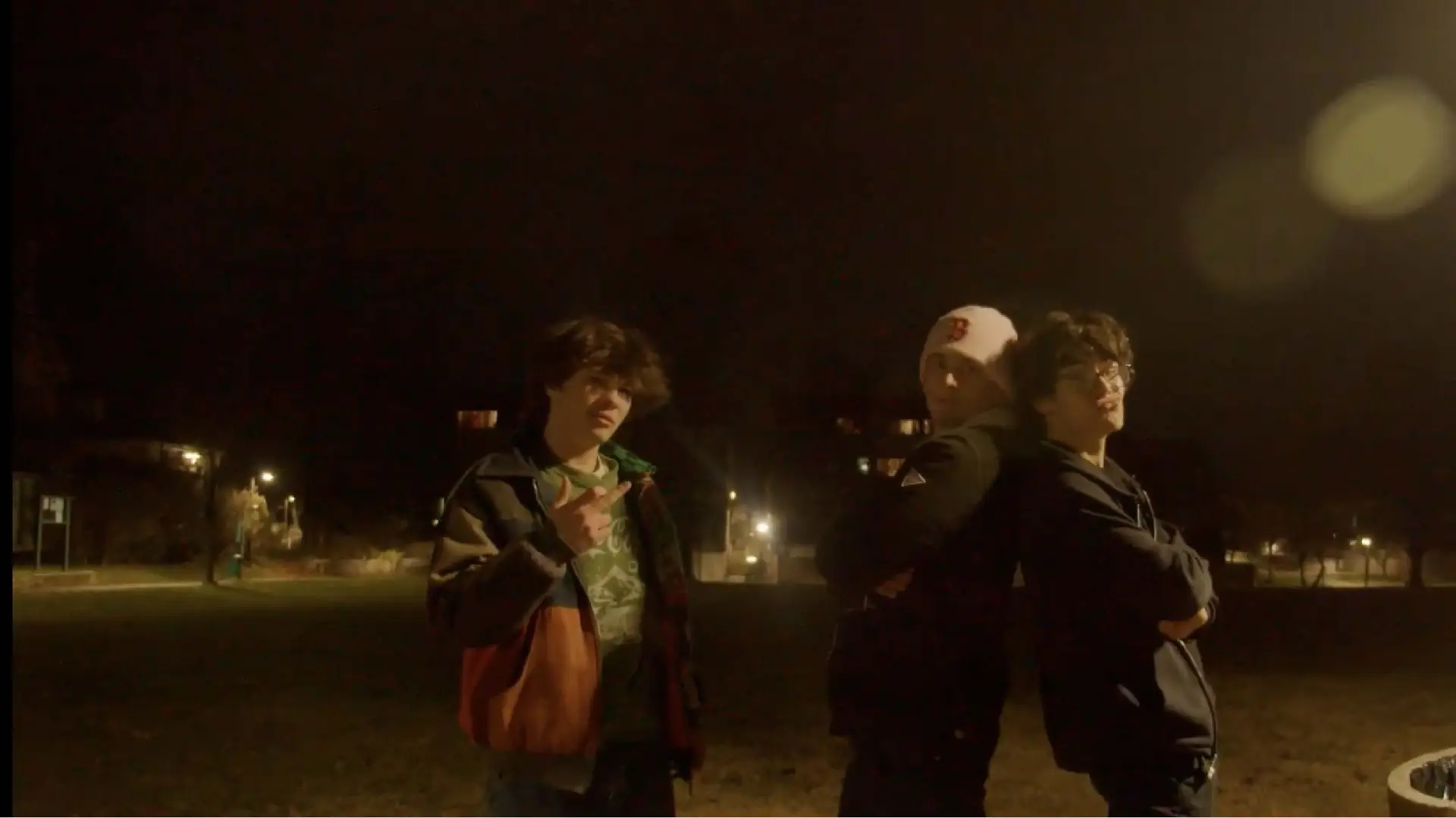 Видео к фильму Three Guys, One Ghost | Three Guys, One Ghost