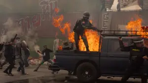 Задник к фильму "Служба спасения Бангкока: рай и ад" #666399