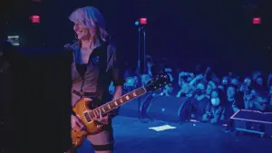 Задник к фильму "Pretty Ugly: The Story of the Lunachicks" #776917