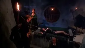 Задник к фильму "Эльвира - Повелительница Тьмы 2. Проклятые холмы Эльвиры" #475210